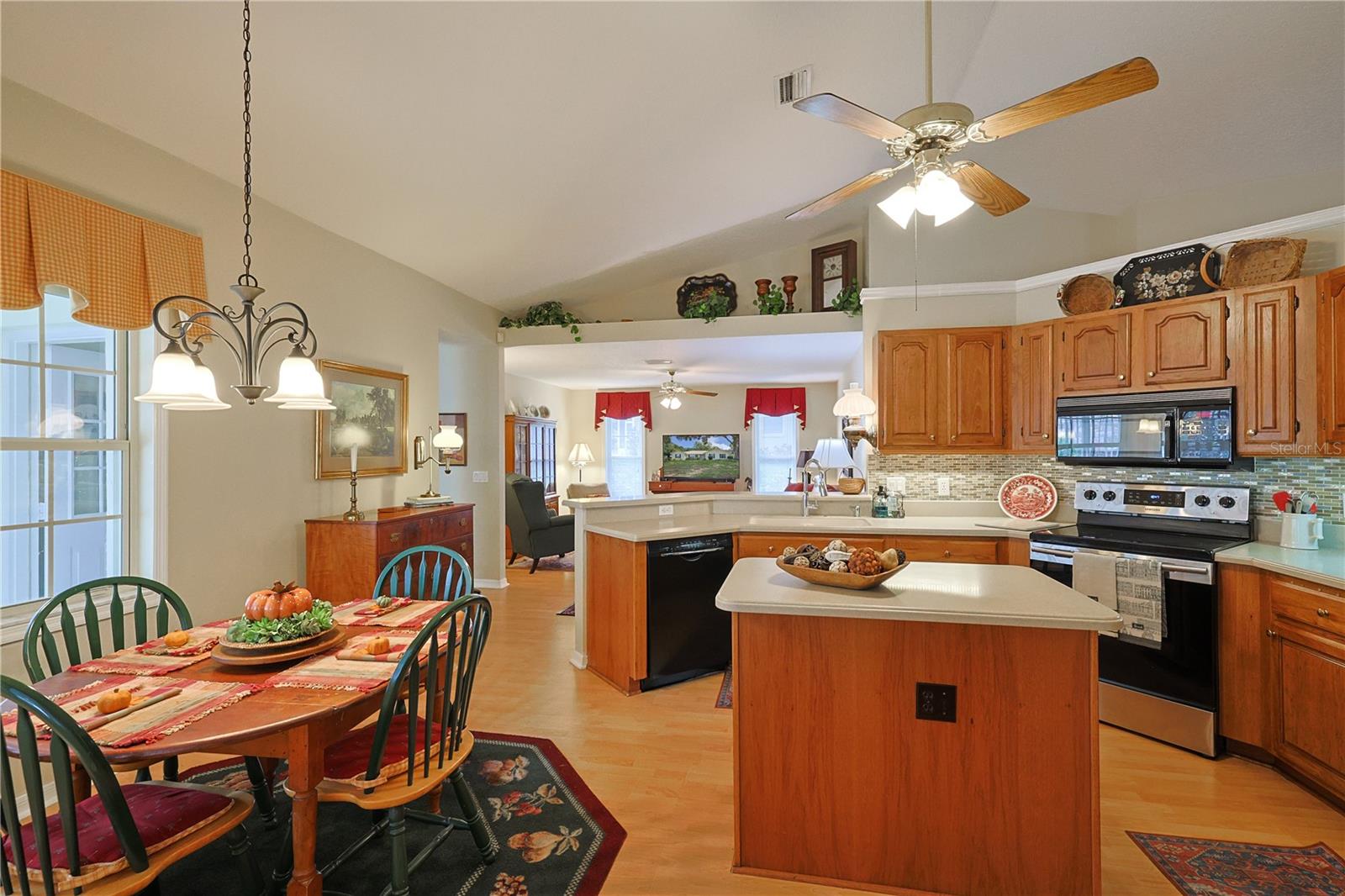 33944 HIGHLAND RD, LEESBURG, FL, 34788