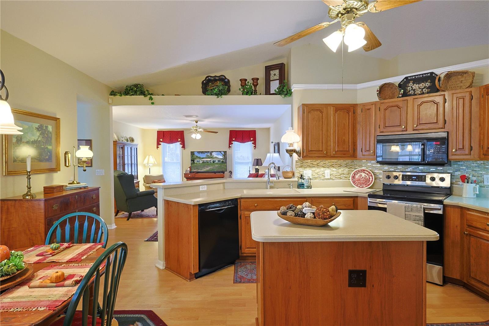 33944 HIGHLAND RD, LEESBURG, FL, 34788