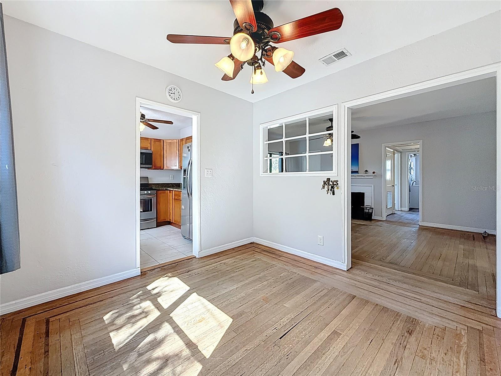 320 KINGSTON ST S, ST PETERSBURG, FL, 33711