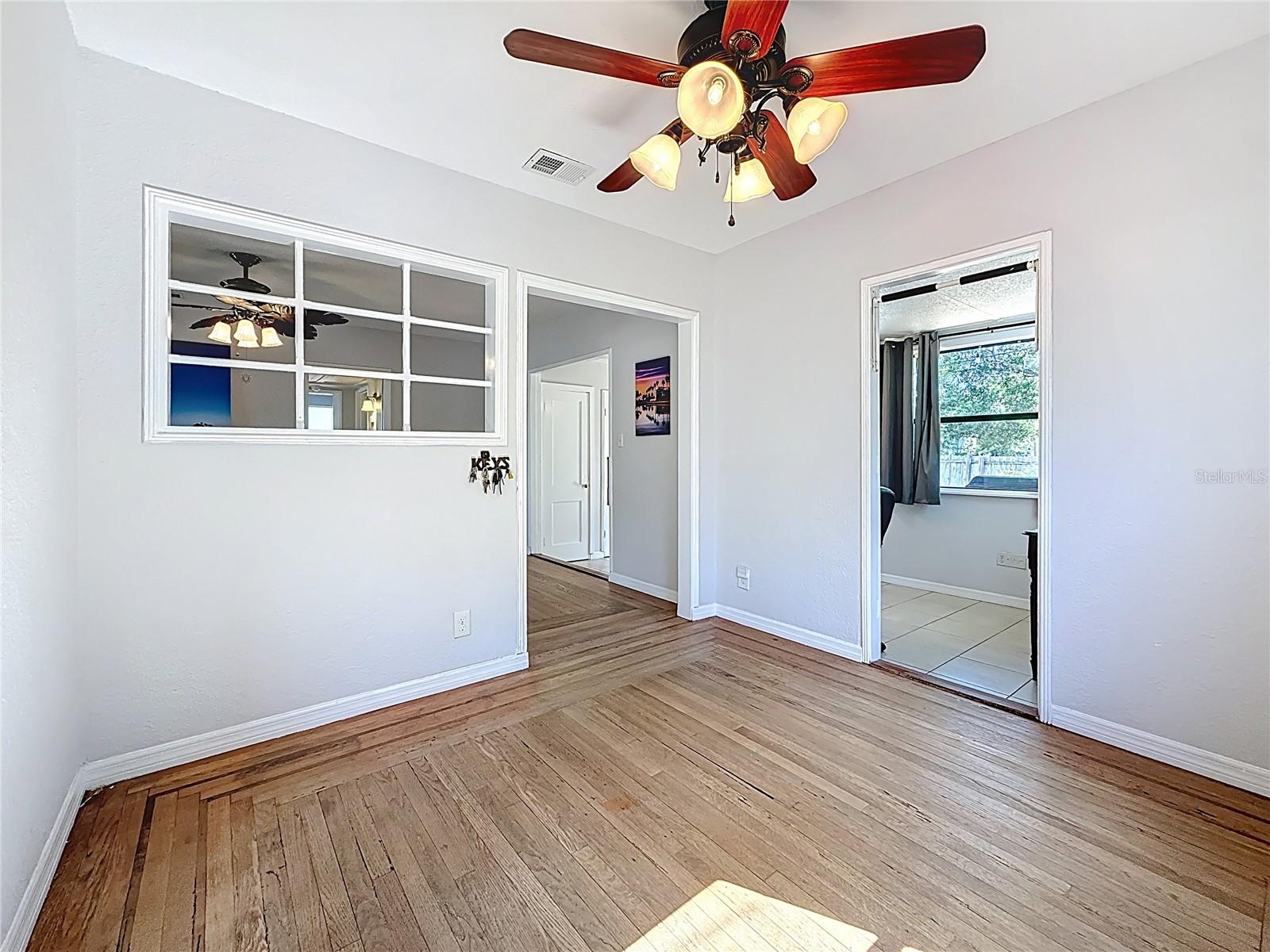 320 KINGSTON ST S, ST PETERSBURG, FL, 33711