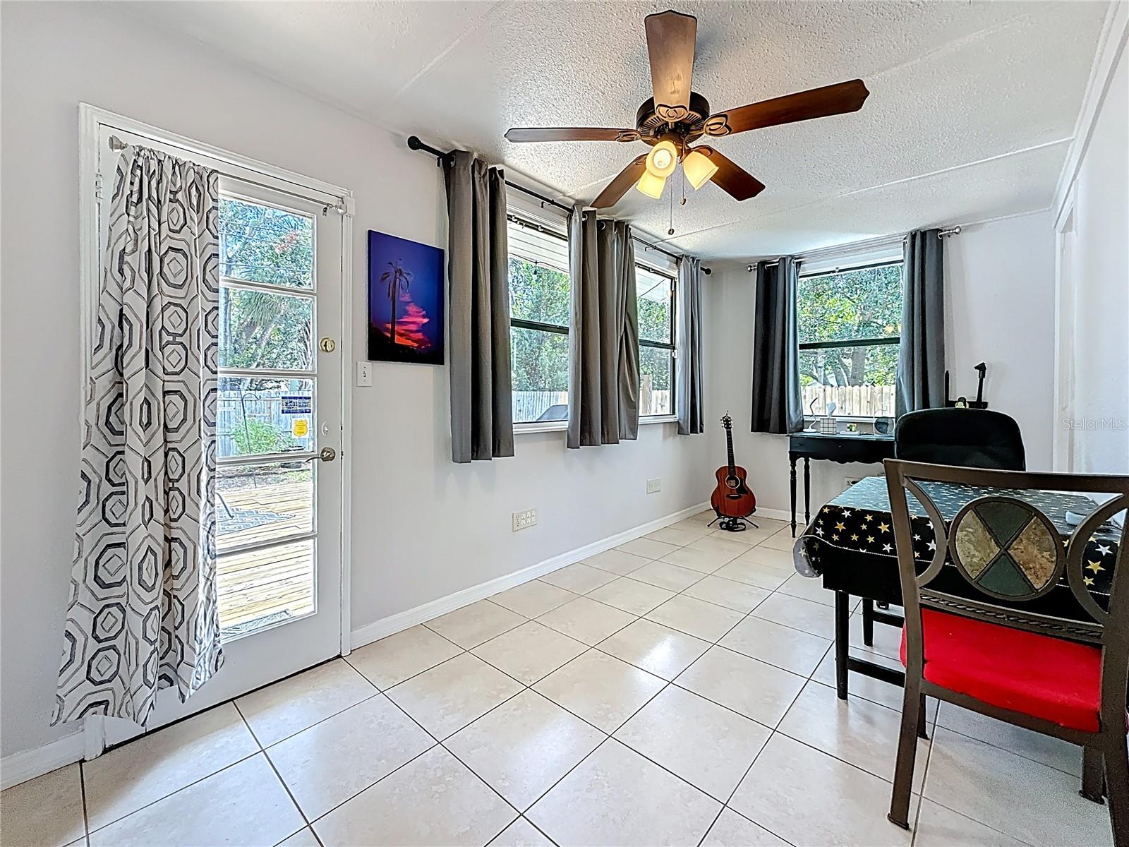 320 KINGSTON ST S, ST PETERSBURG, FL, 33711