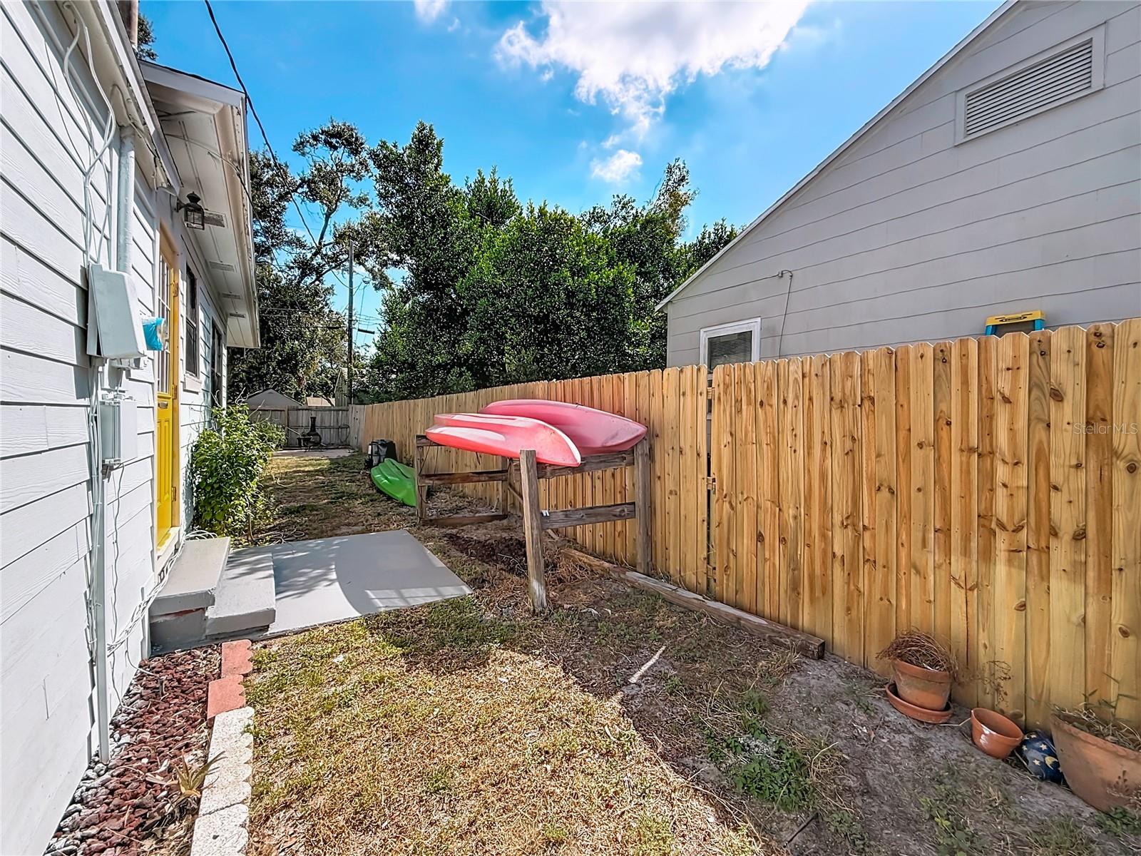 320 KINGSTON ST S, ST PETERSBURG, FL, 33711