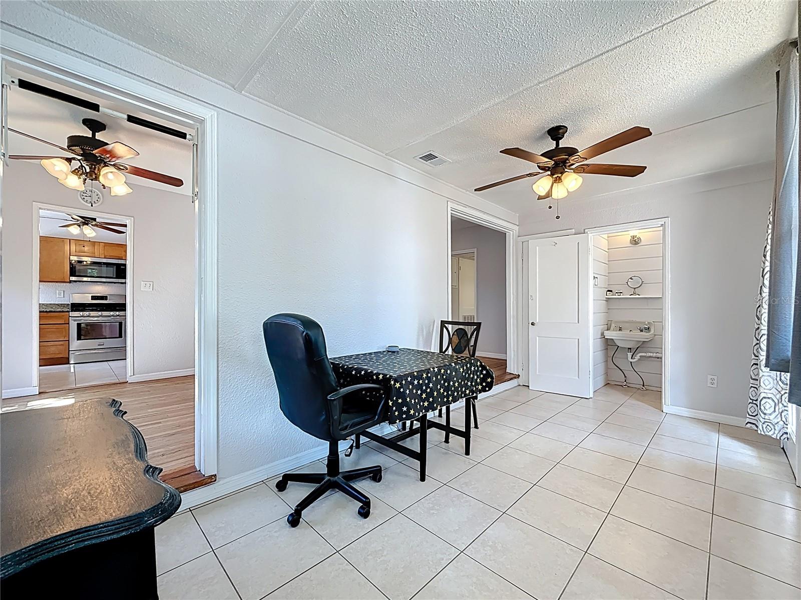 320 KINGSTON ST S, ST PETERSBURG, FL, 33711