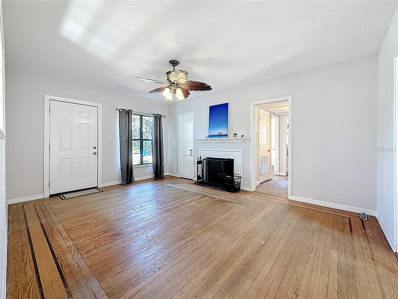 320 KINGSTON ST S, ST PETERSBURG, FL, 33711