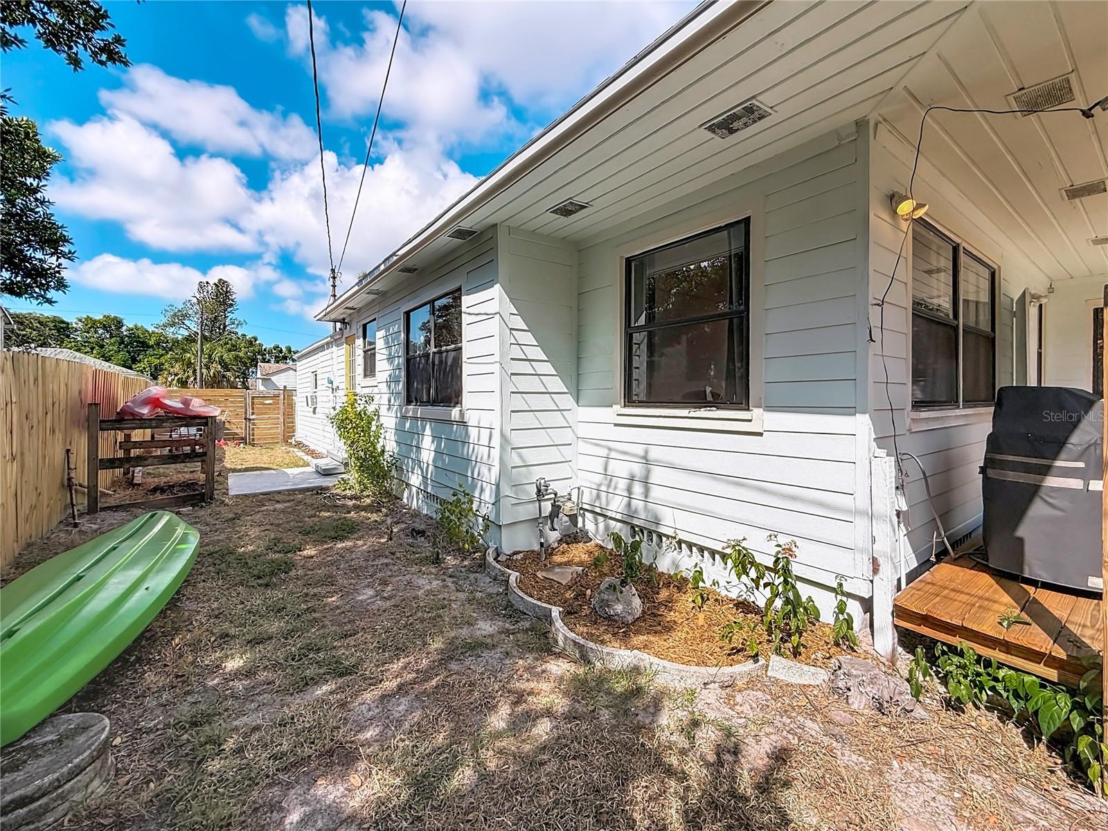 320 KINGSTON ST S, ST PETERSBURG, FL, 33711