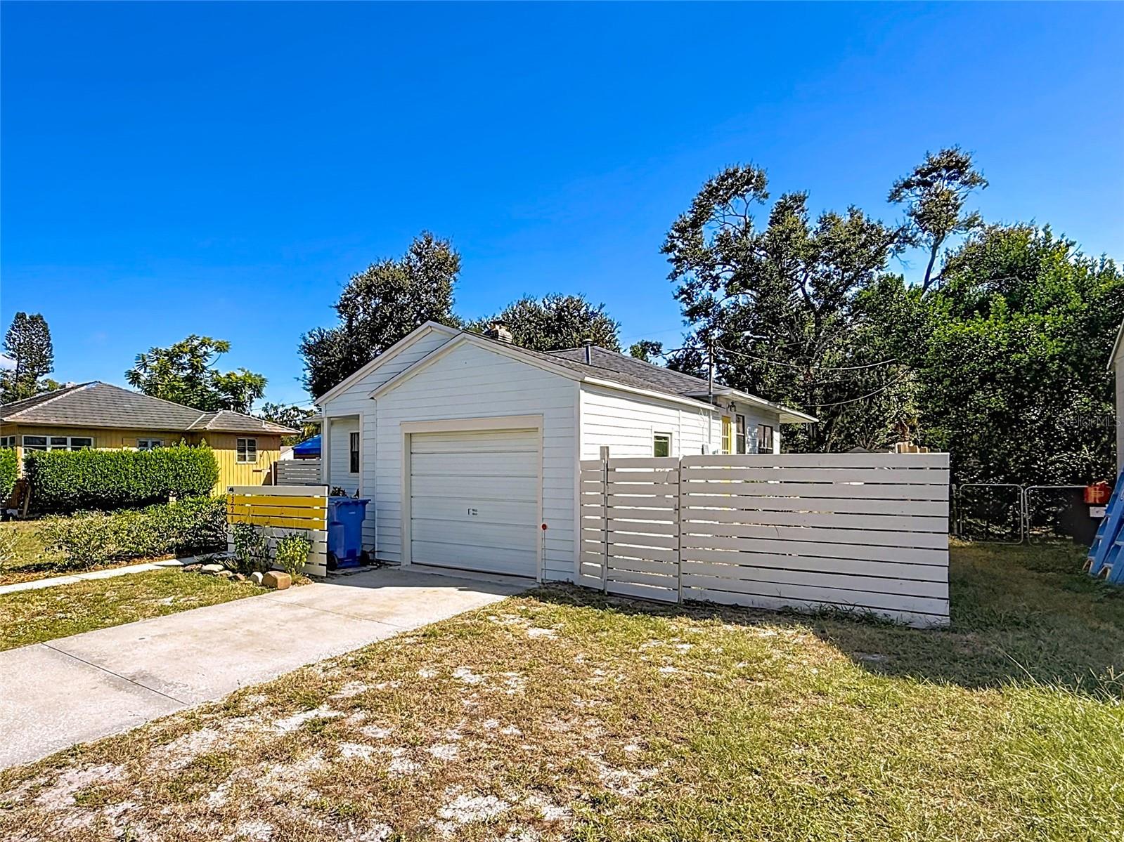 320 KINGSTON ST S, ST PETERSBURG, FL, 33711