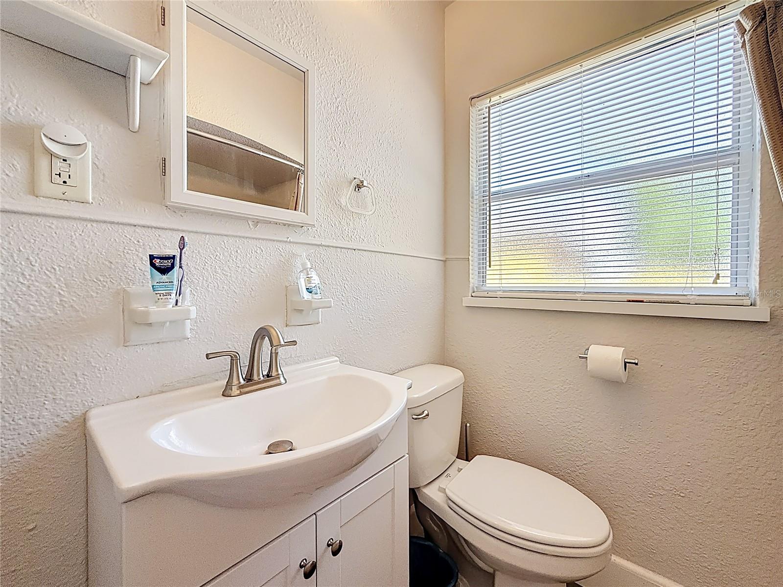 320 KINGSTON ST S, ST PETERSBURG, FL, 33711