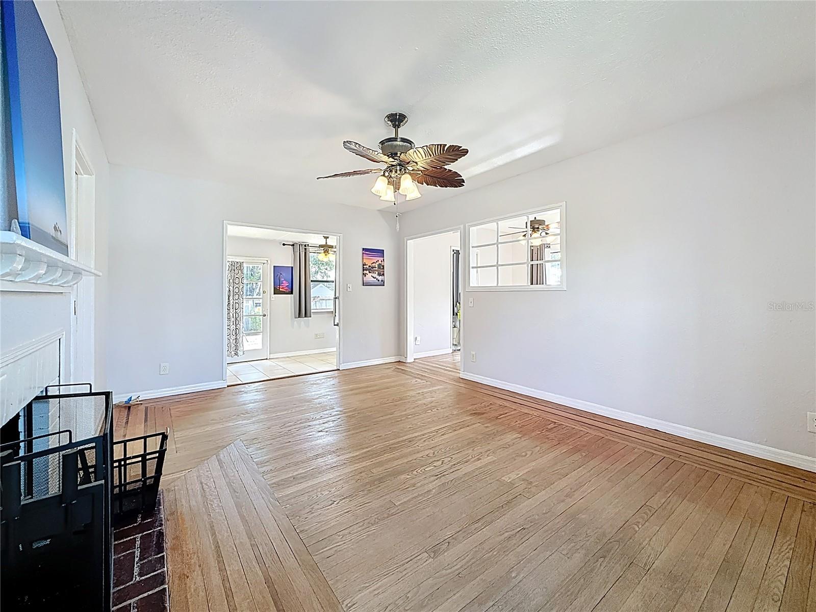 320 KINGSTON ST S, ST PETERSBURG, FL, 33711