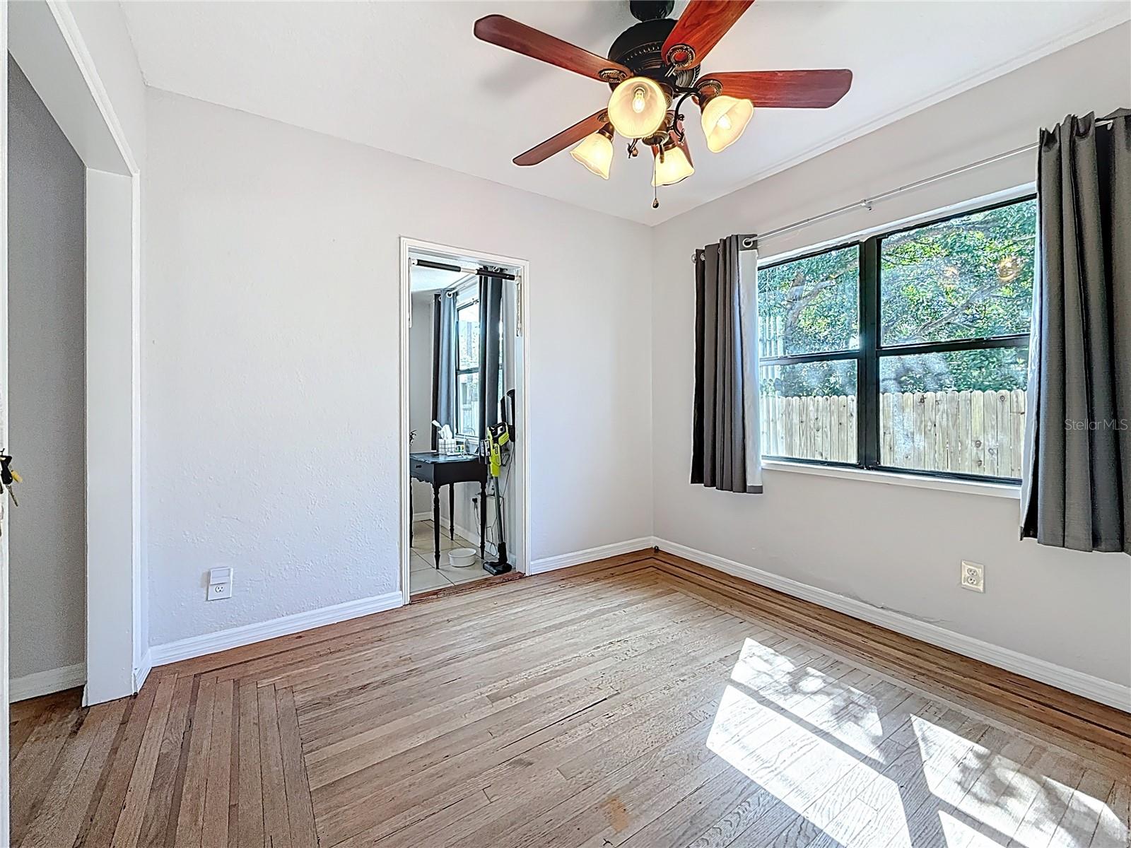 320 KINGSTON ST S, ST PETERSBURG, FL, 33711