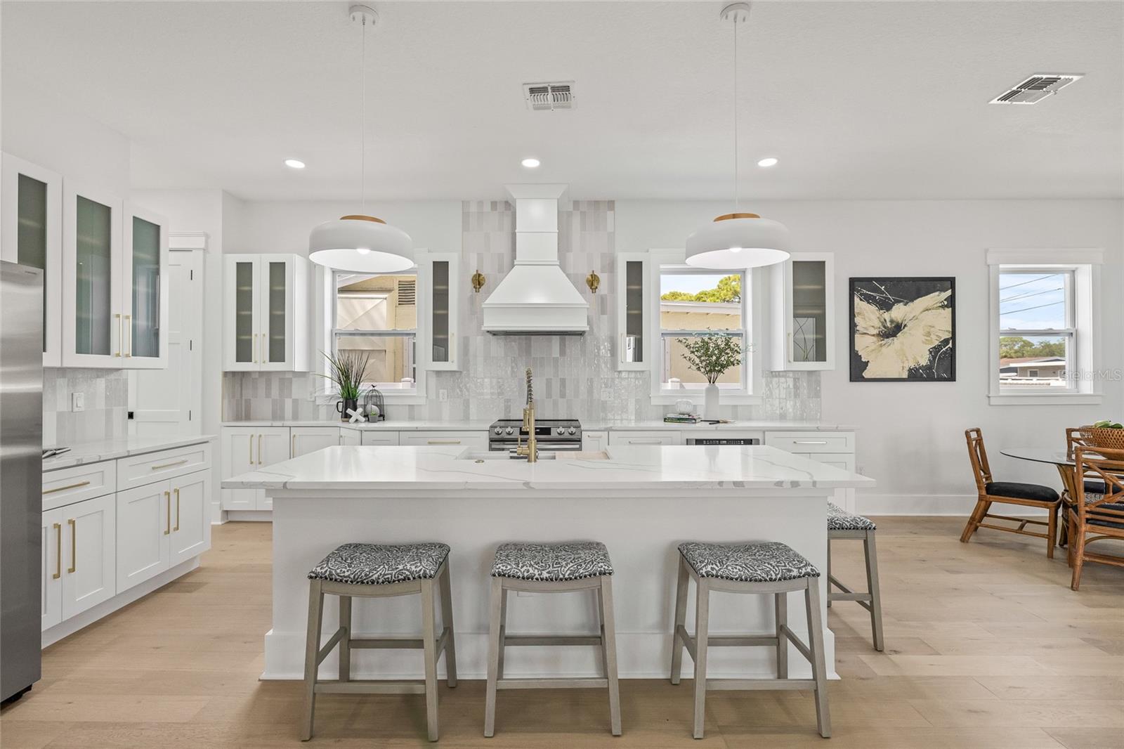 6901 3RD AVE N, ST PETERSBURG, FL, 33710