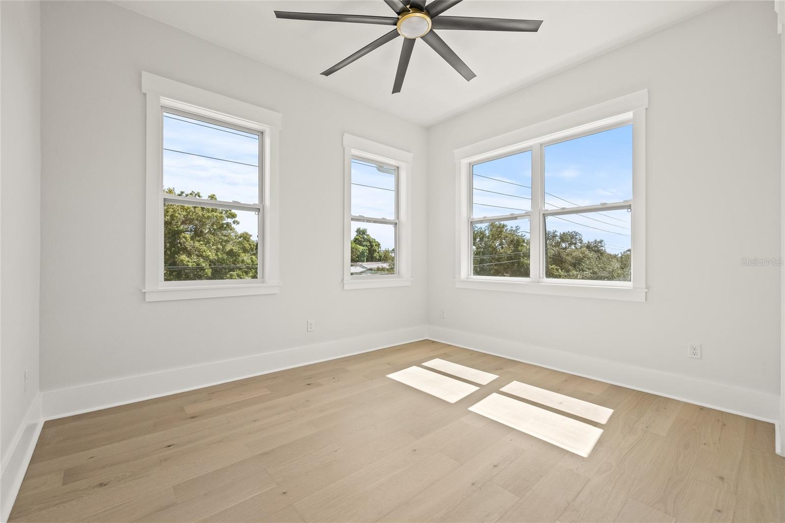 6901 3RD AVE N, ST PETERSBURG, FL, 33710