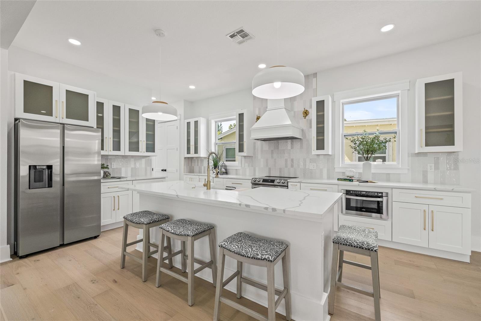 6901 3RD AVE N, ST PETERSBURG, FL, 33710