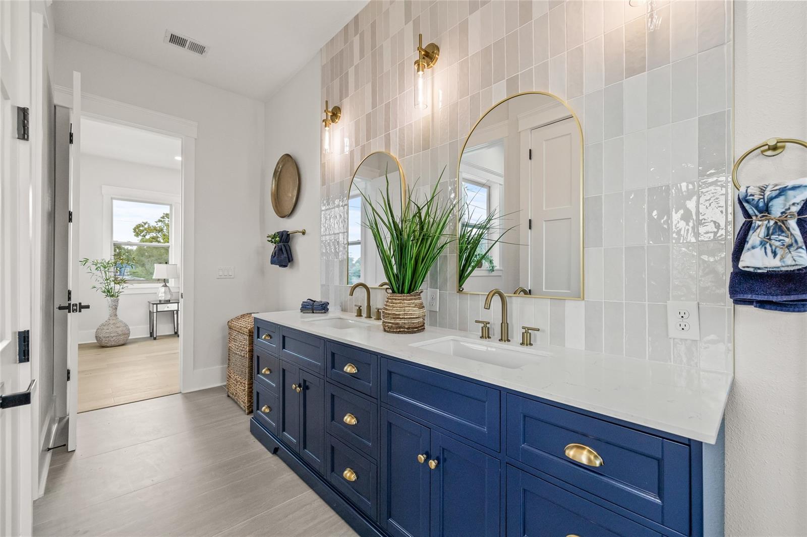 6901 3RD AVE N, ST PETERSBURG, FL, 33710