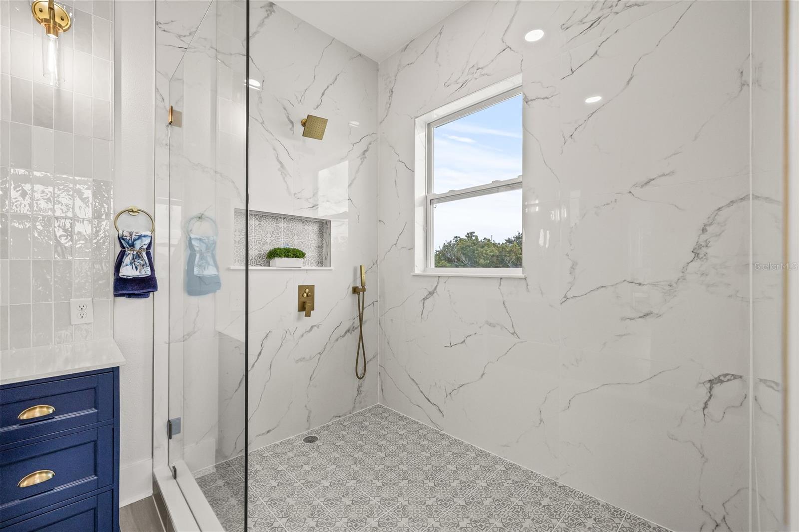 6901 3RD AVE N, ST PETERSBURG, FL, 33710