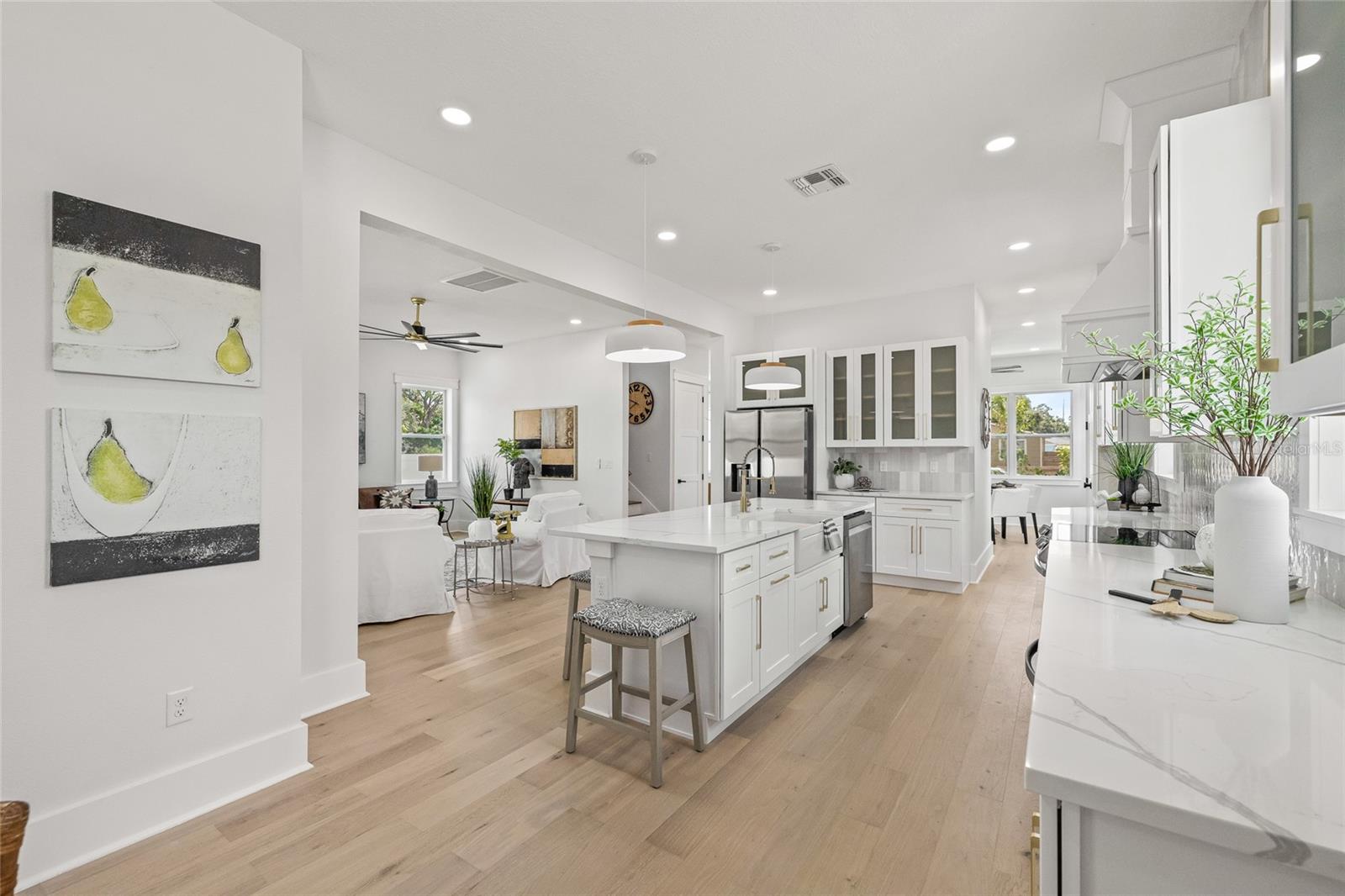 6901 3RD AVE N, ST PETERSBURG, FL, 33710