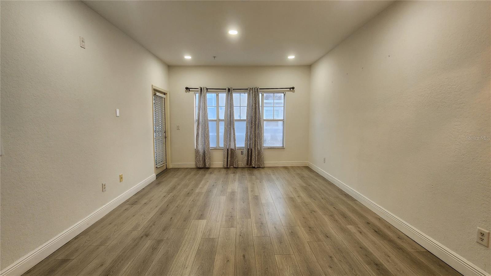 2316 GRAND CENTRAL PKWY #10, ORLANDO, FL, 32839