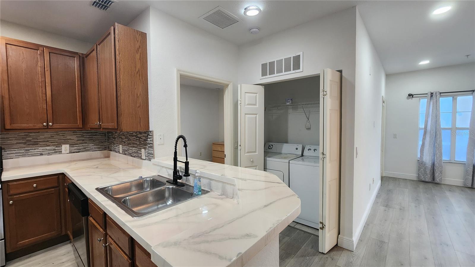 2316 GRAND CENTRAL PKWY #10, ORLANDO, FL, 32839