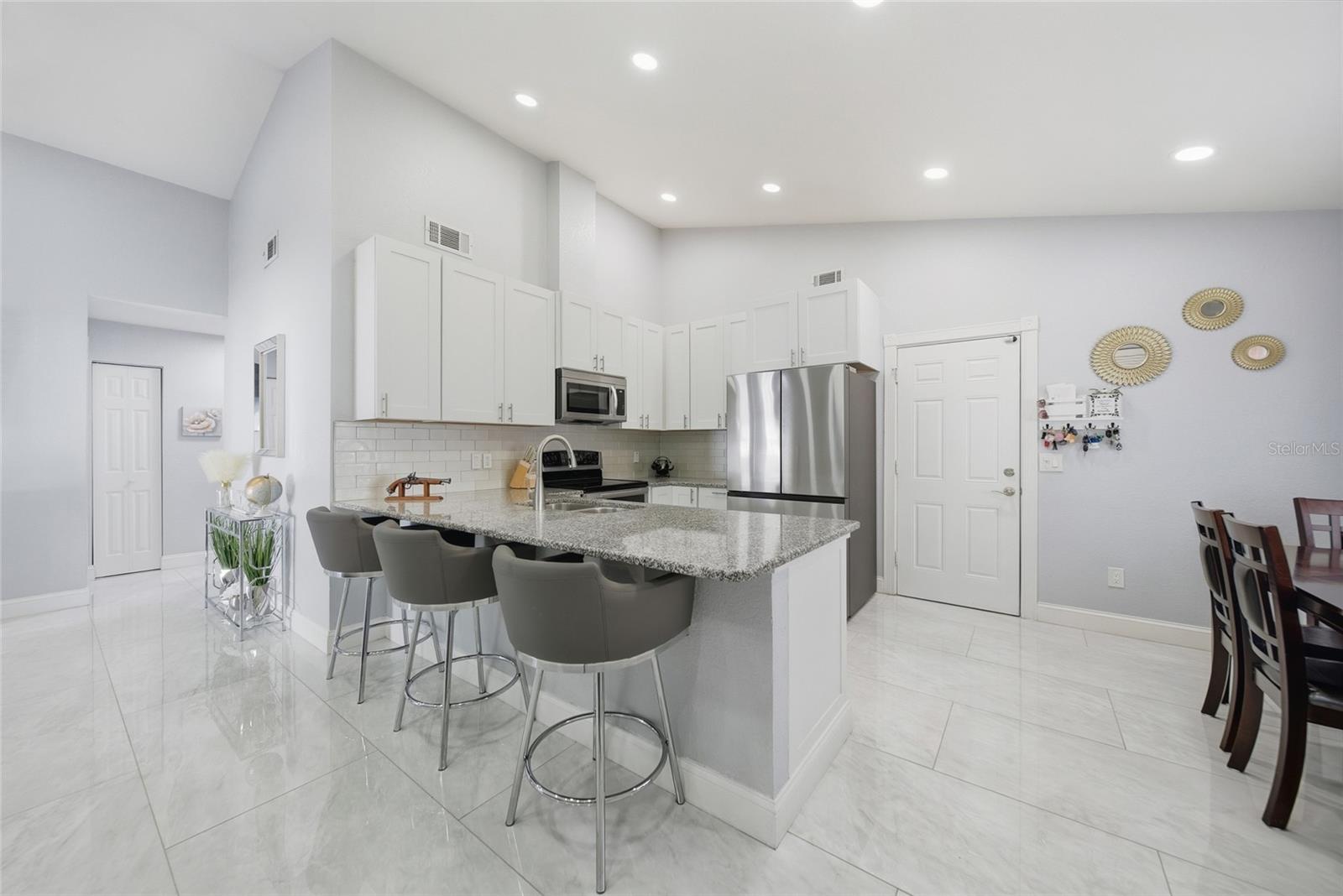 12421 PEPPERFIELD DR, TAMPA, FL, 33624