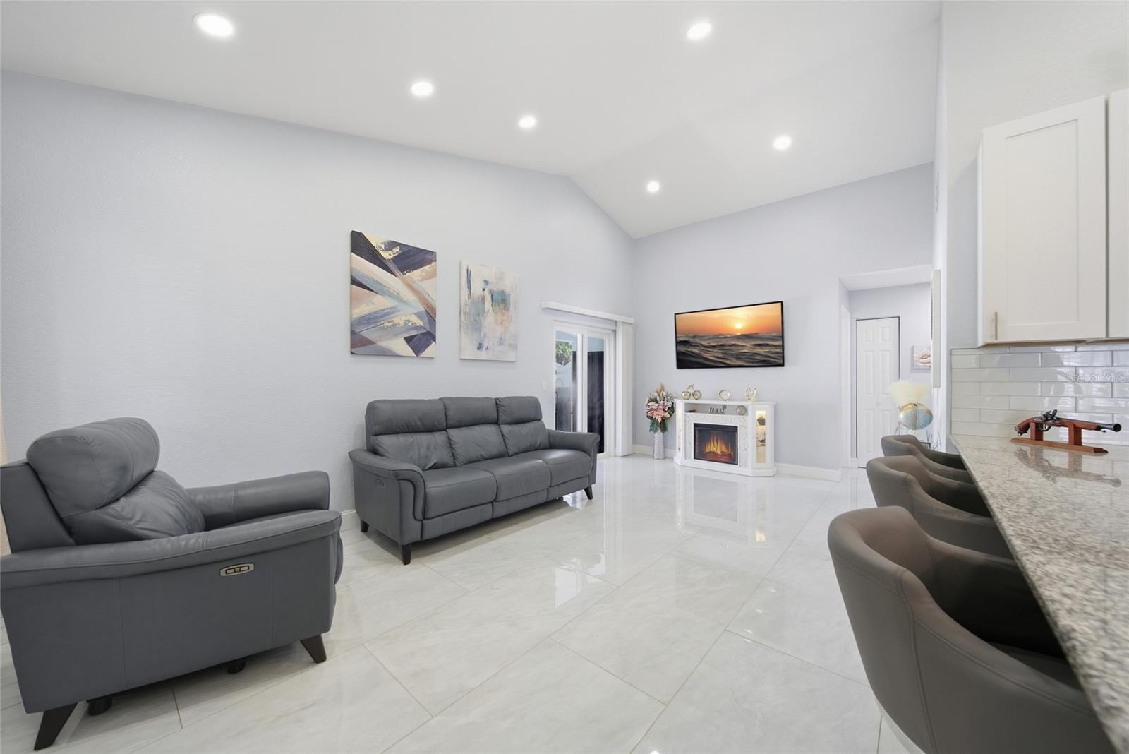 12421 PEPPERFIELD DR, TAMPA, FL, 33624