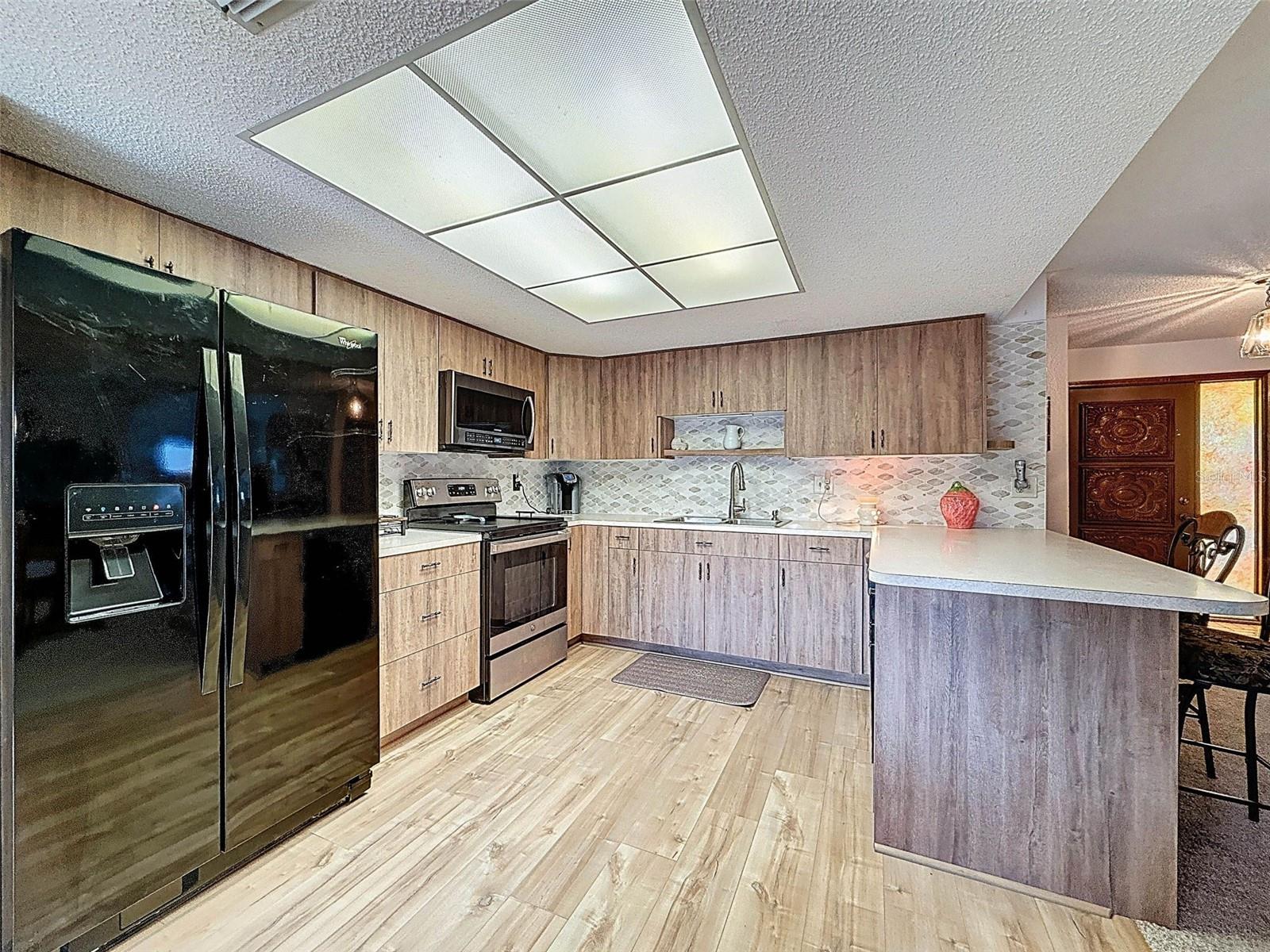 8950 HERNANDO WAY, WEEKI WACHEE, FL, 34613