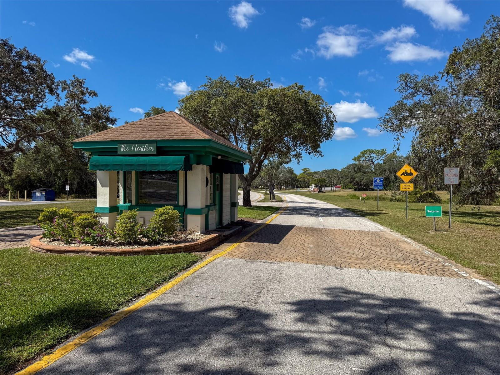 8950 HERNANDO WAY, WEEKI WACHEE, FL, 34613