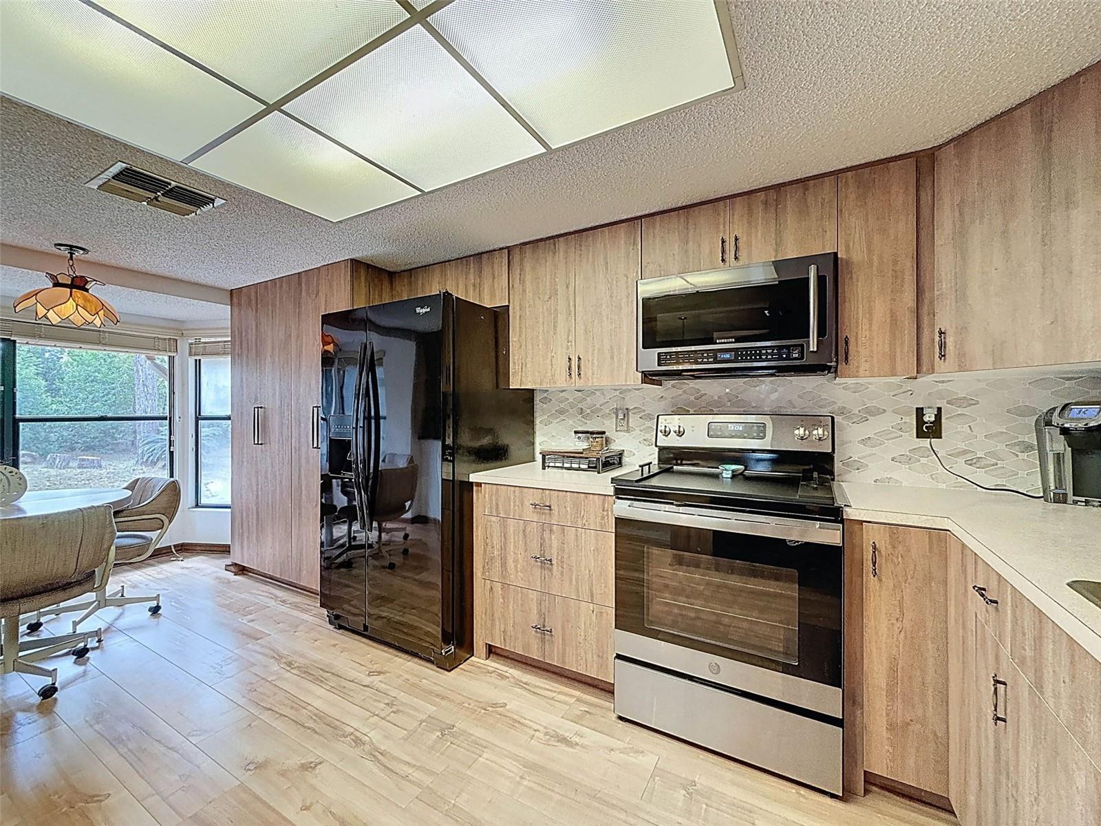 8950 HERNANDO WAY, WEEKI WACHEE, FL, 34613