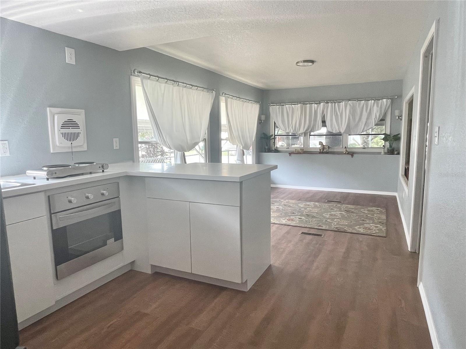 W7879768 Property Photo