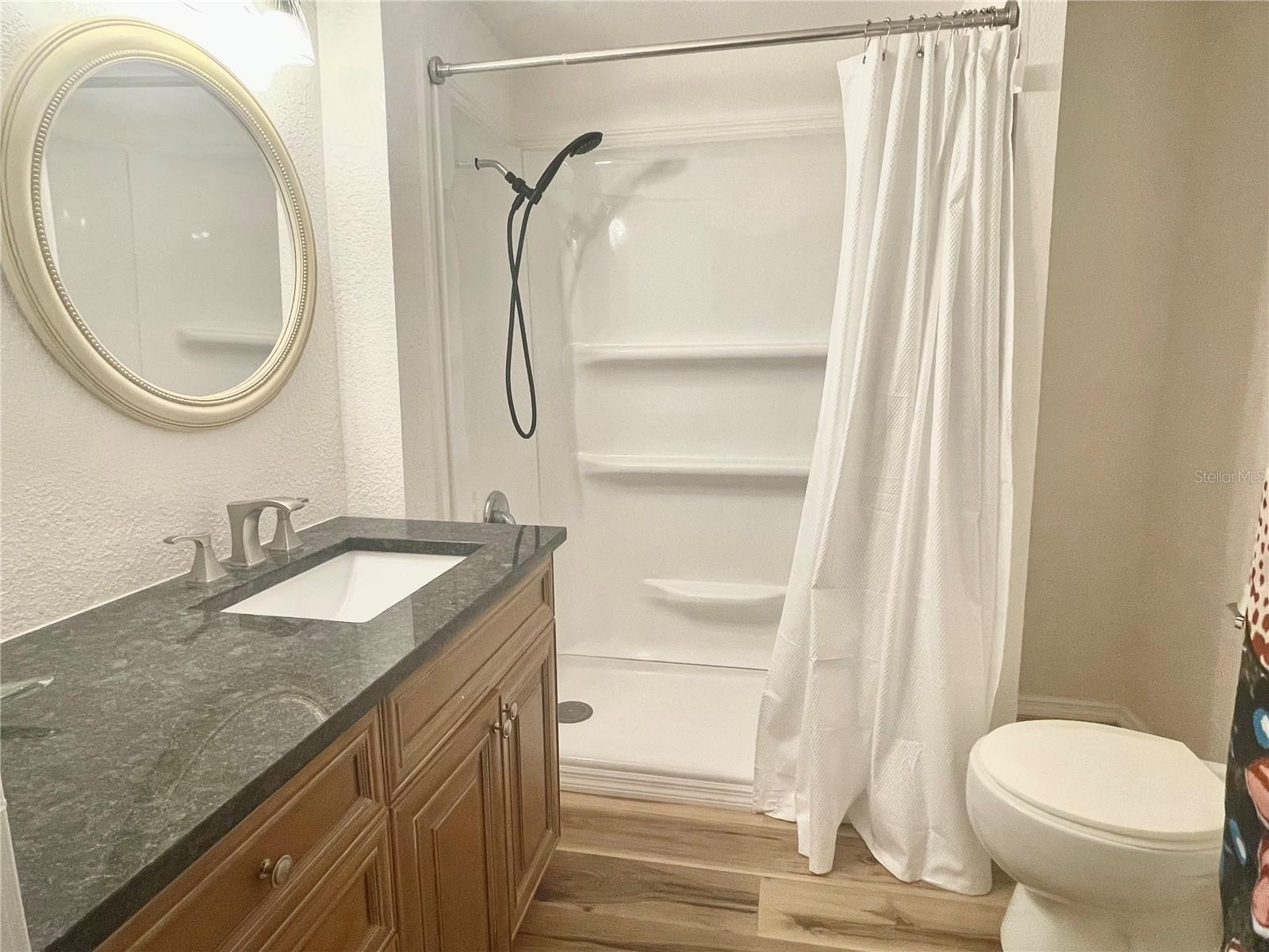 W7879768 Property Photo