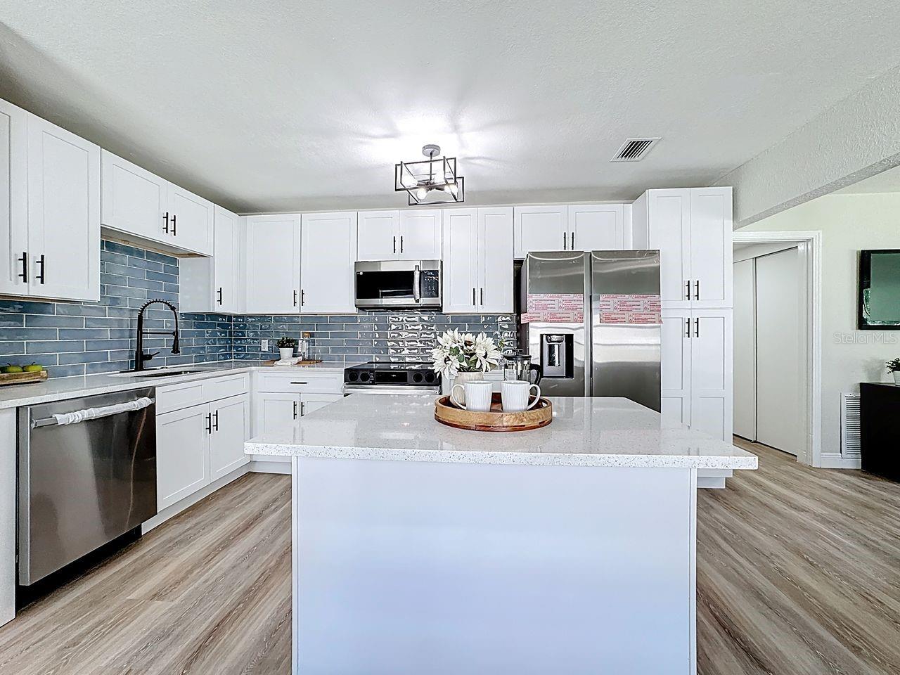 3223 N ORANGE AVE, ORLANDO, FL, 32803