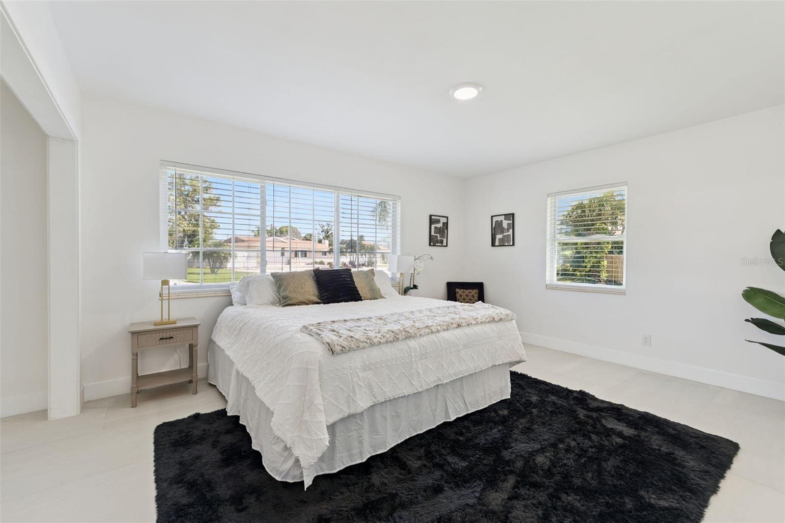 2335 TROPICAL SHORES DR SE, ST PETERSBURG, FL, 33705