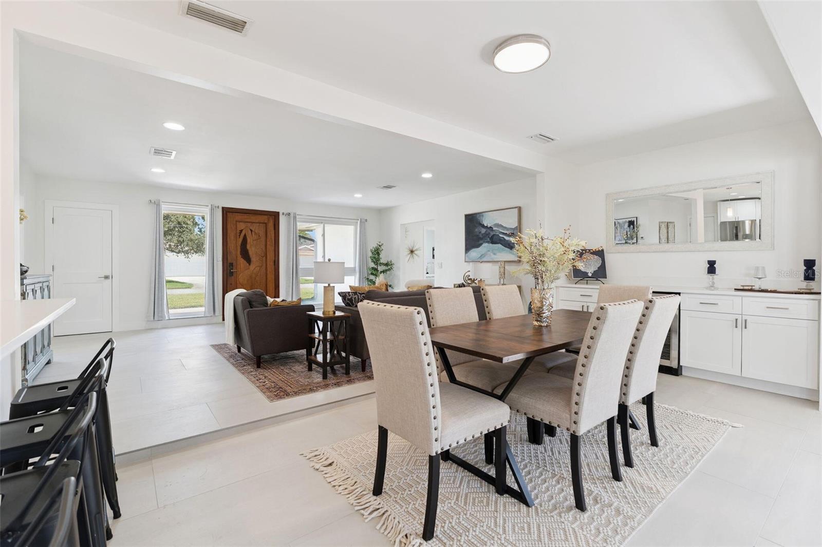 2335 TROPICAL SHORES DR SE, ST PETERSBURG, FL, 33705