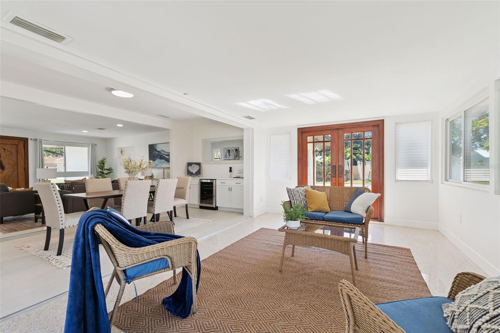 2335 TROPICAL SHORES DR SE, ST PETERSBURG, FL, 33705