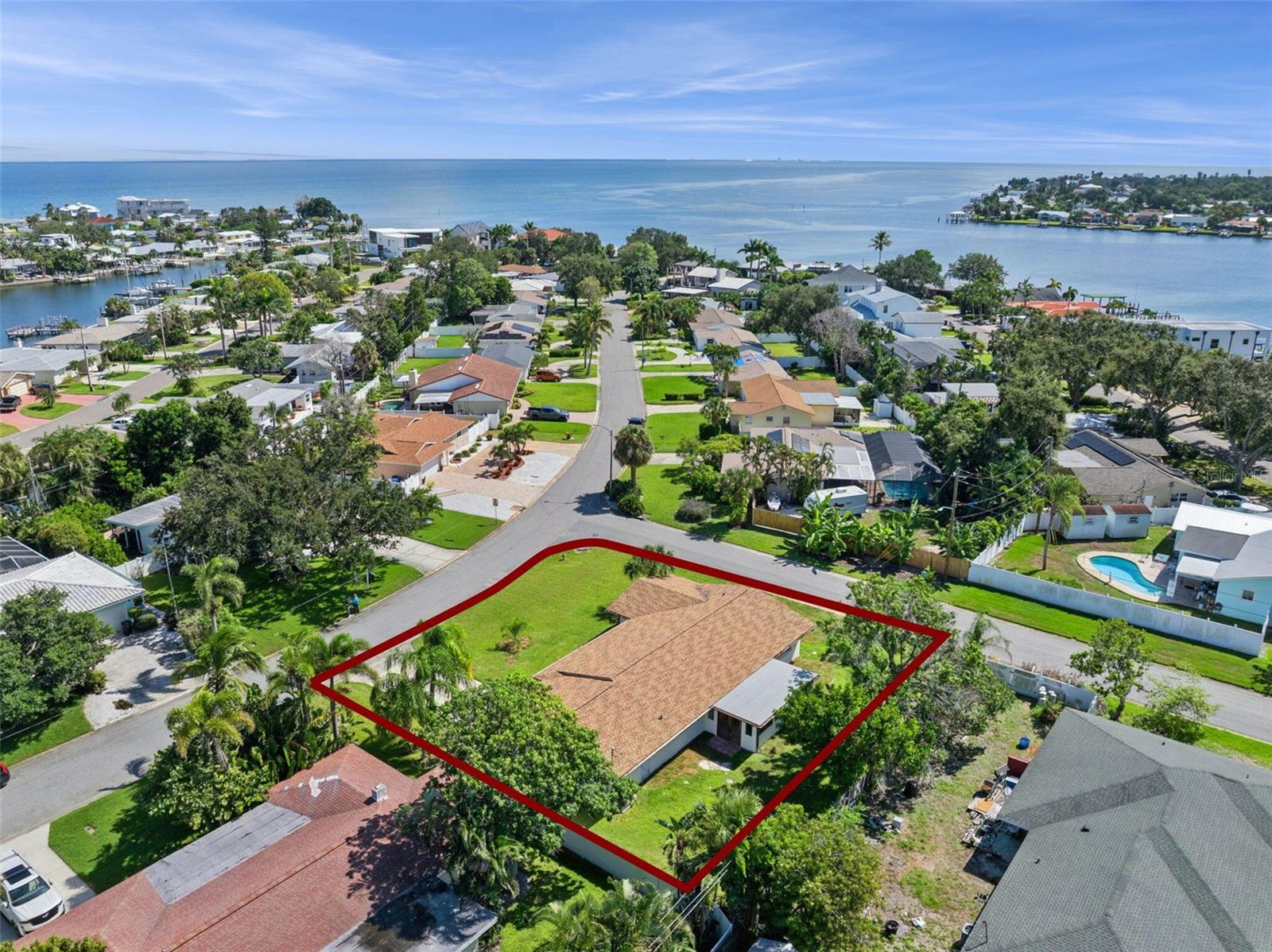 2335 TROPICAL SHORES DR SE, ST PETERSBURG, FL, 33705