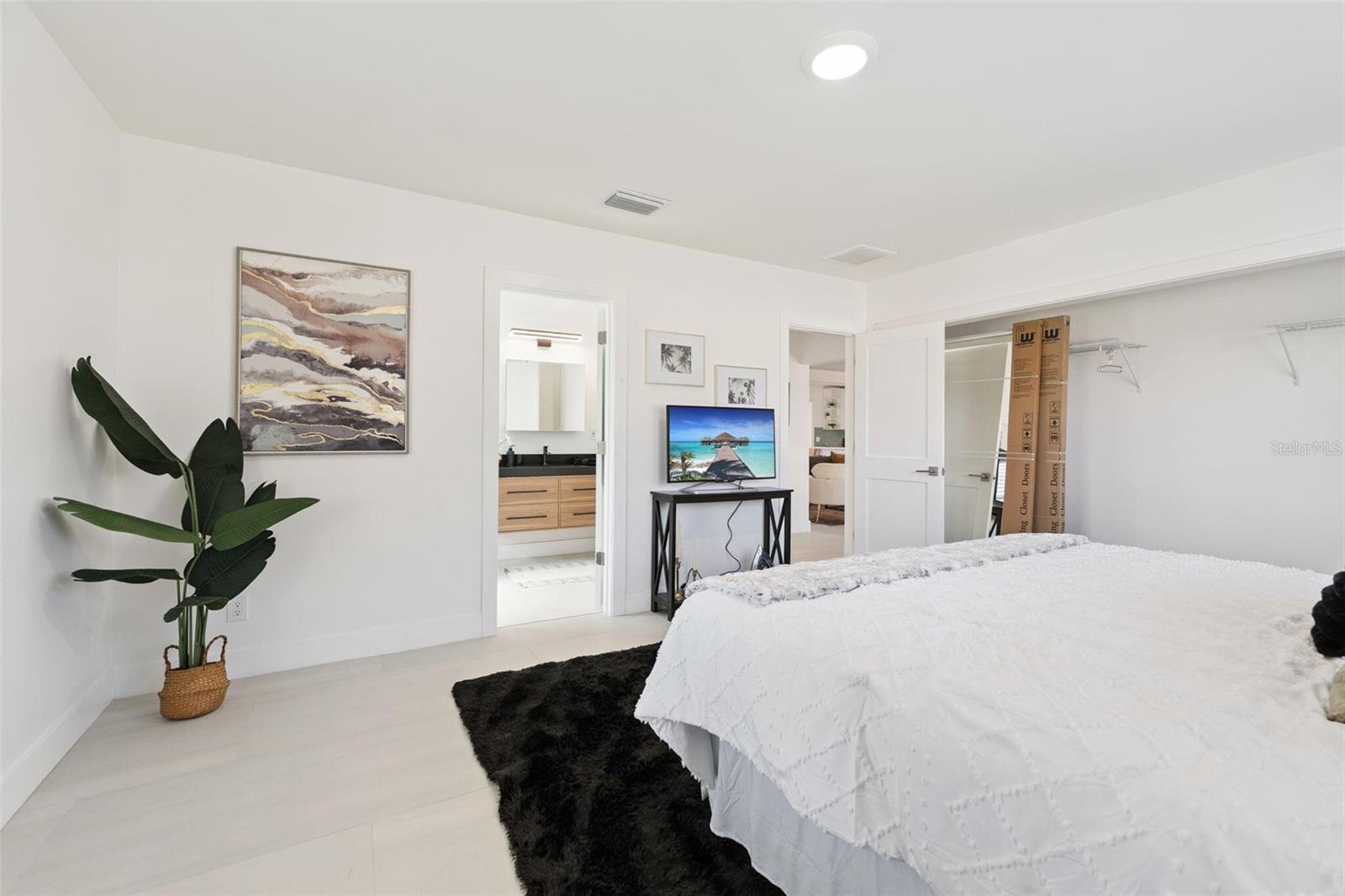 2335 TROPICAL SHORES DR SE, ST PETERSBURG, FL, 33705