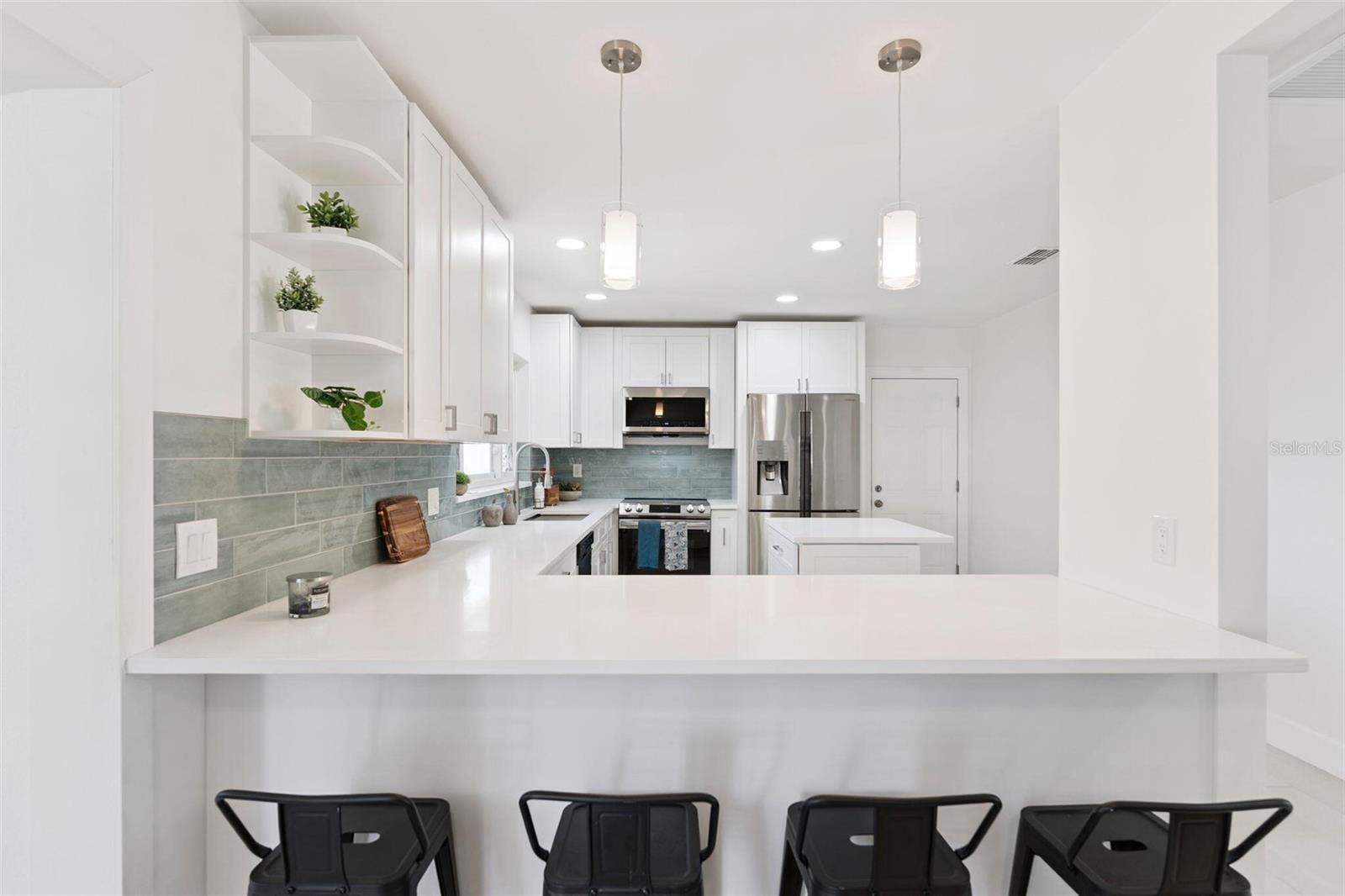 2335 TROPICAL SHORES DR SE, ST PETERSBURG, FL, 33705