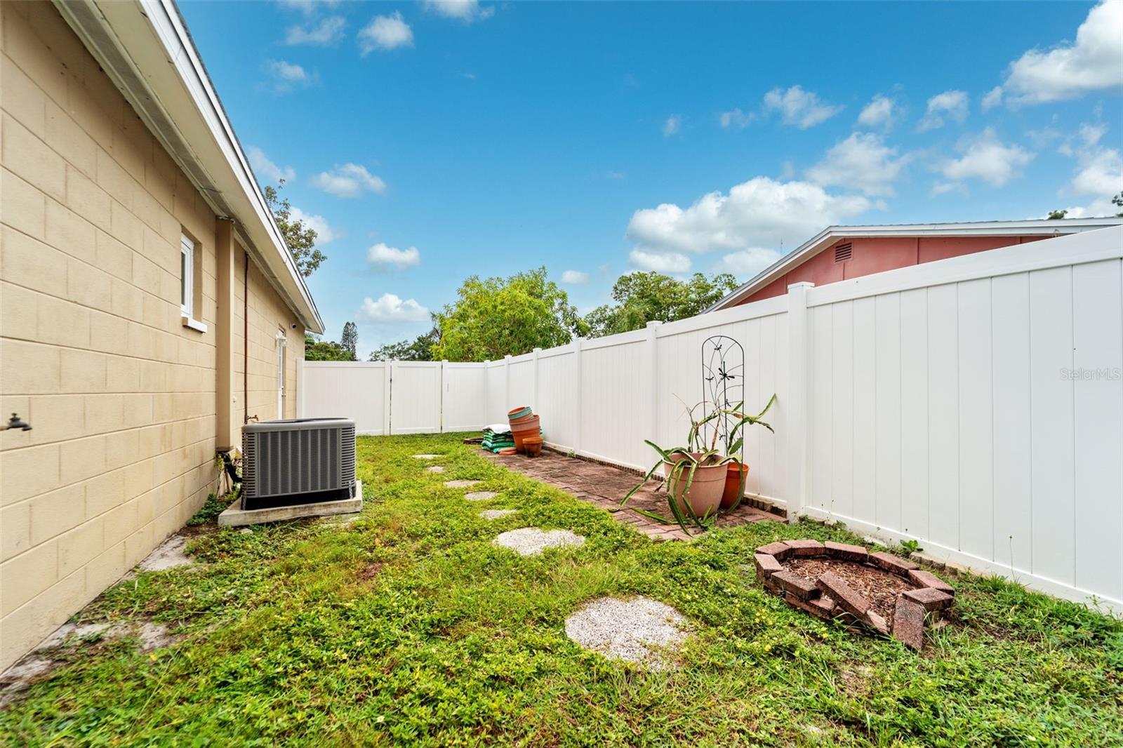 8593 LANTANA DR, SEMINOLE, FL, 33777