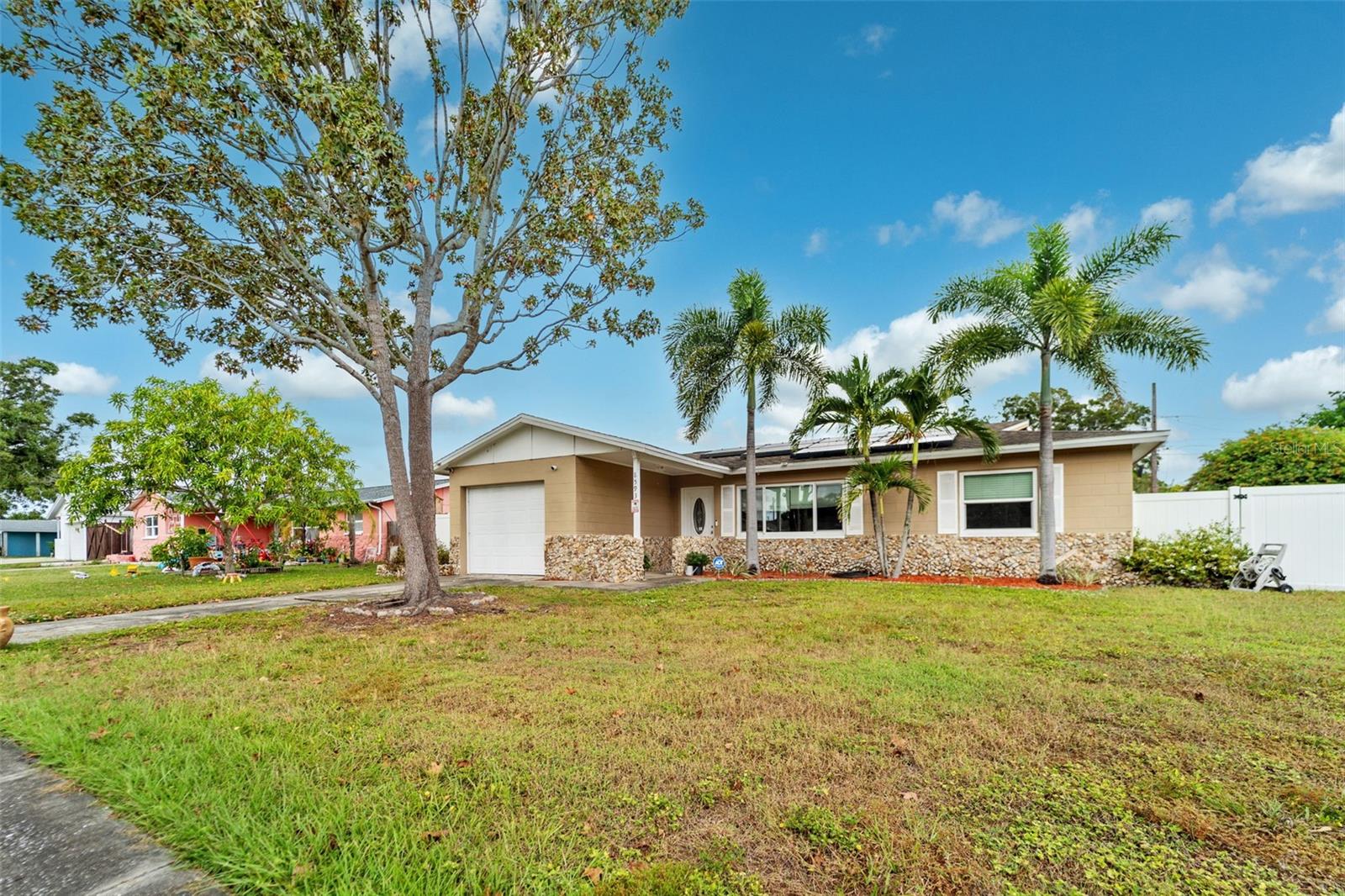 8593 LANTANA DR, SEMINOLE, FL, 33777