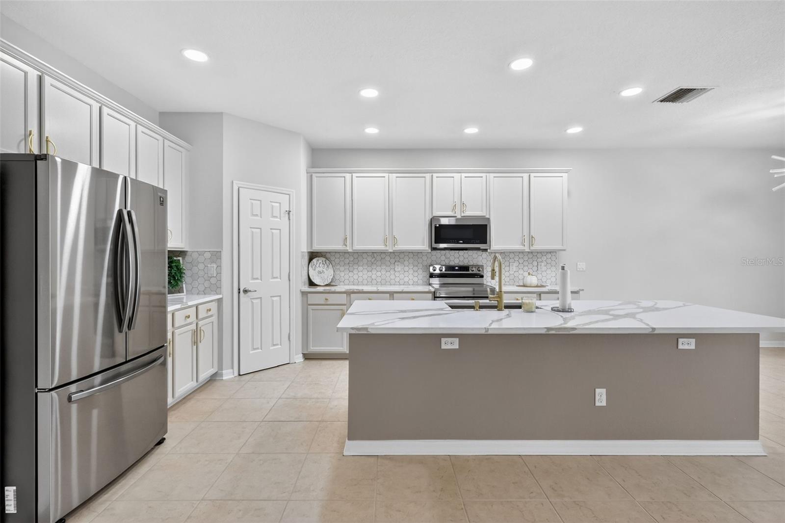 1511 YALE CASTLE CT, RUSKIN, FL, 33570