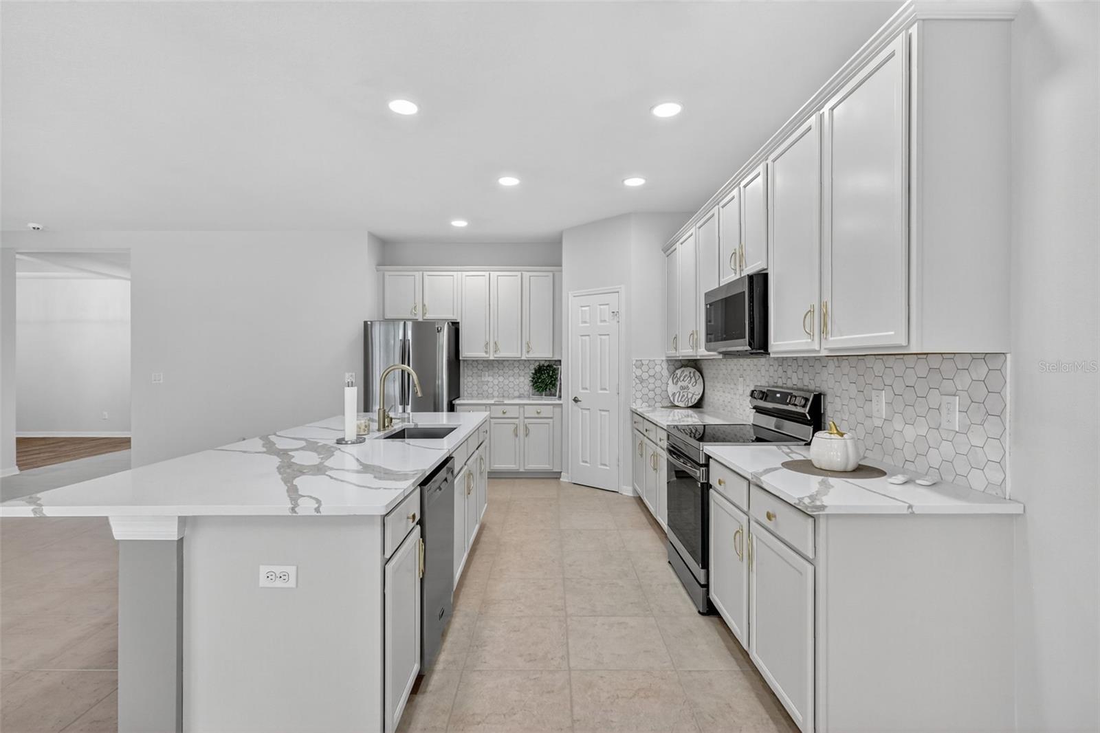 1511 YALE CASTLE CT, RUSKIN, FL, 33570