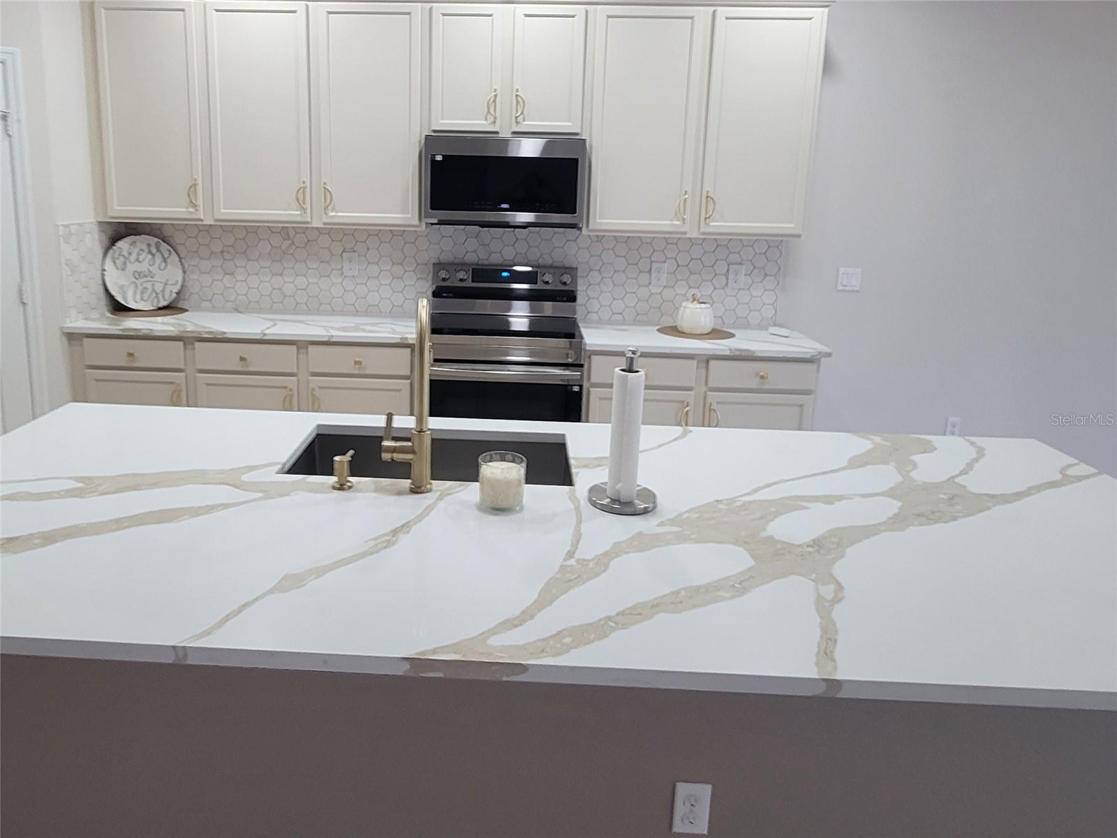 1511 YALE CASTLE CT, RUSKIN, FL, 33570