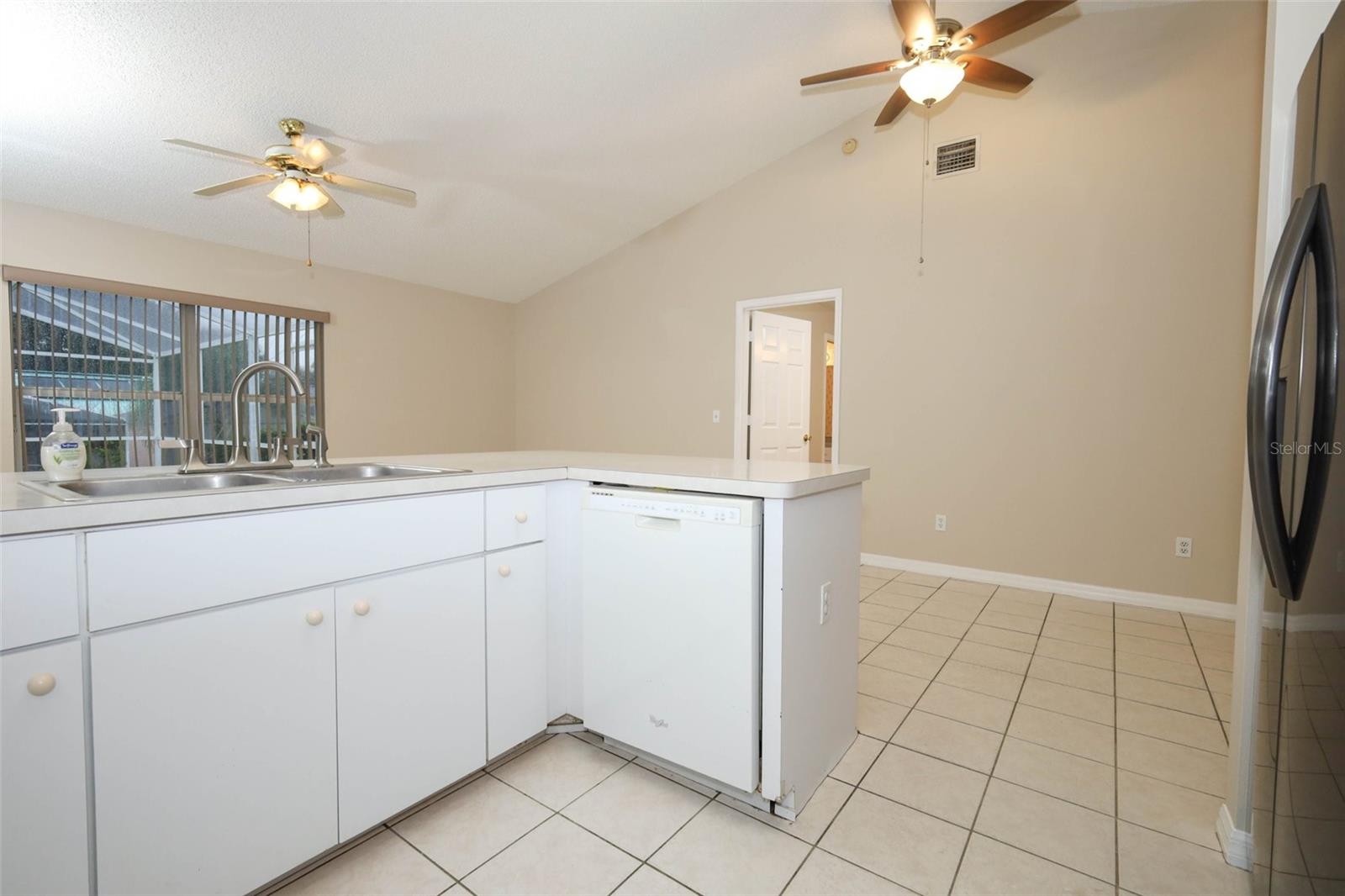 997 YELLOWBIRD AVE, DELTONA, FL, 32725