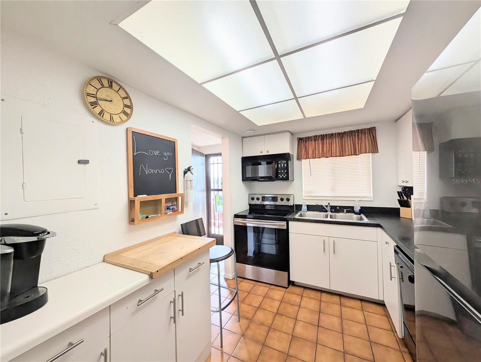 A4668064 Property Photo