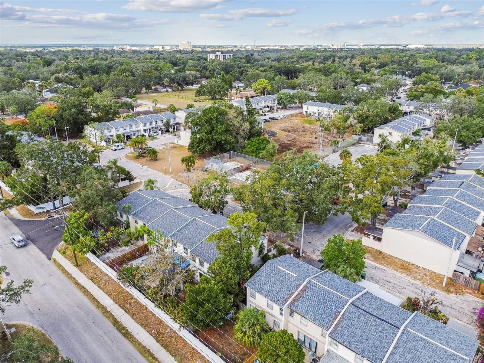 5264 TENNIS COURT CIR #5, TAMPA, FL, 33617