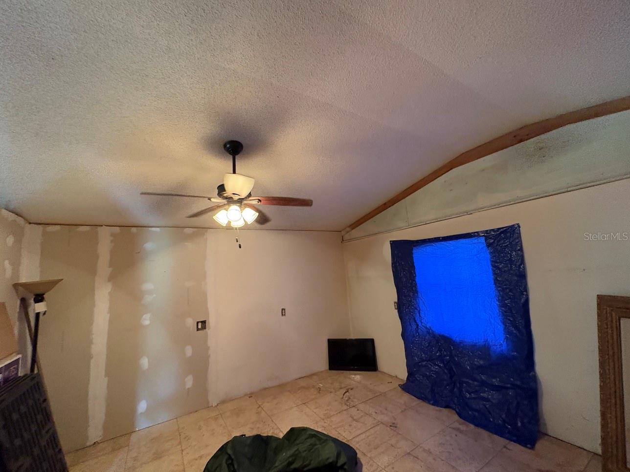 TB8436611 Property Photo