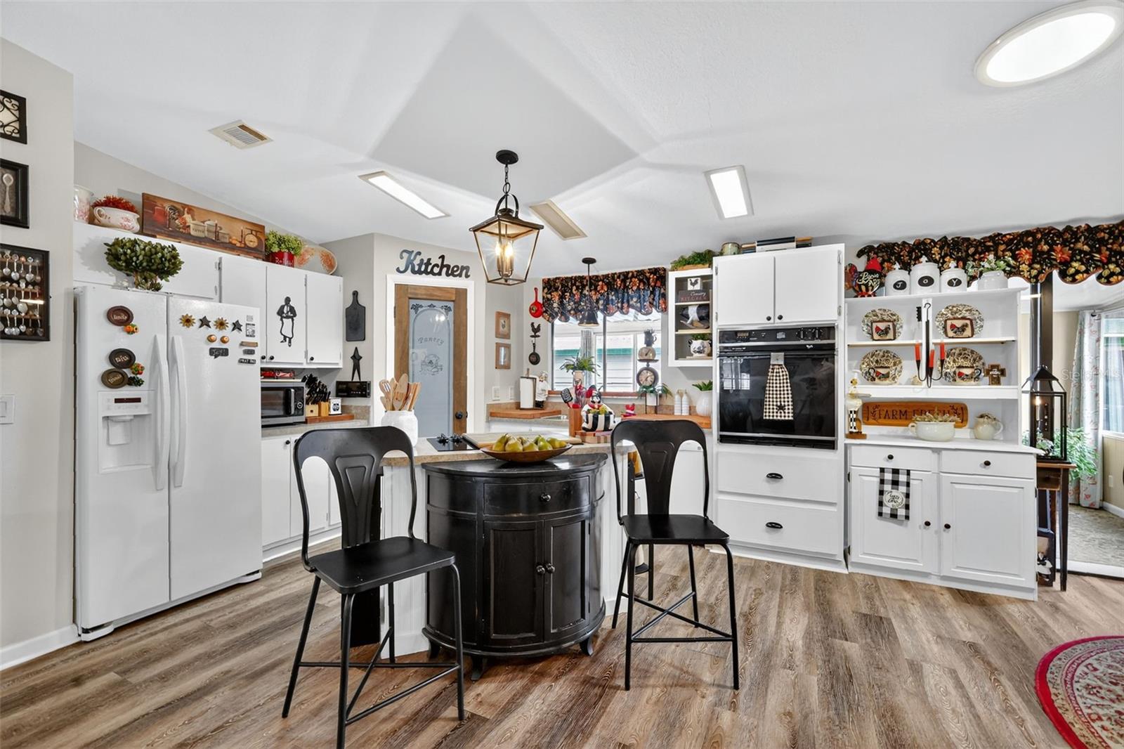 1715 LILLY LN, LADY LAKE, FL, 32159