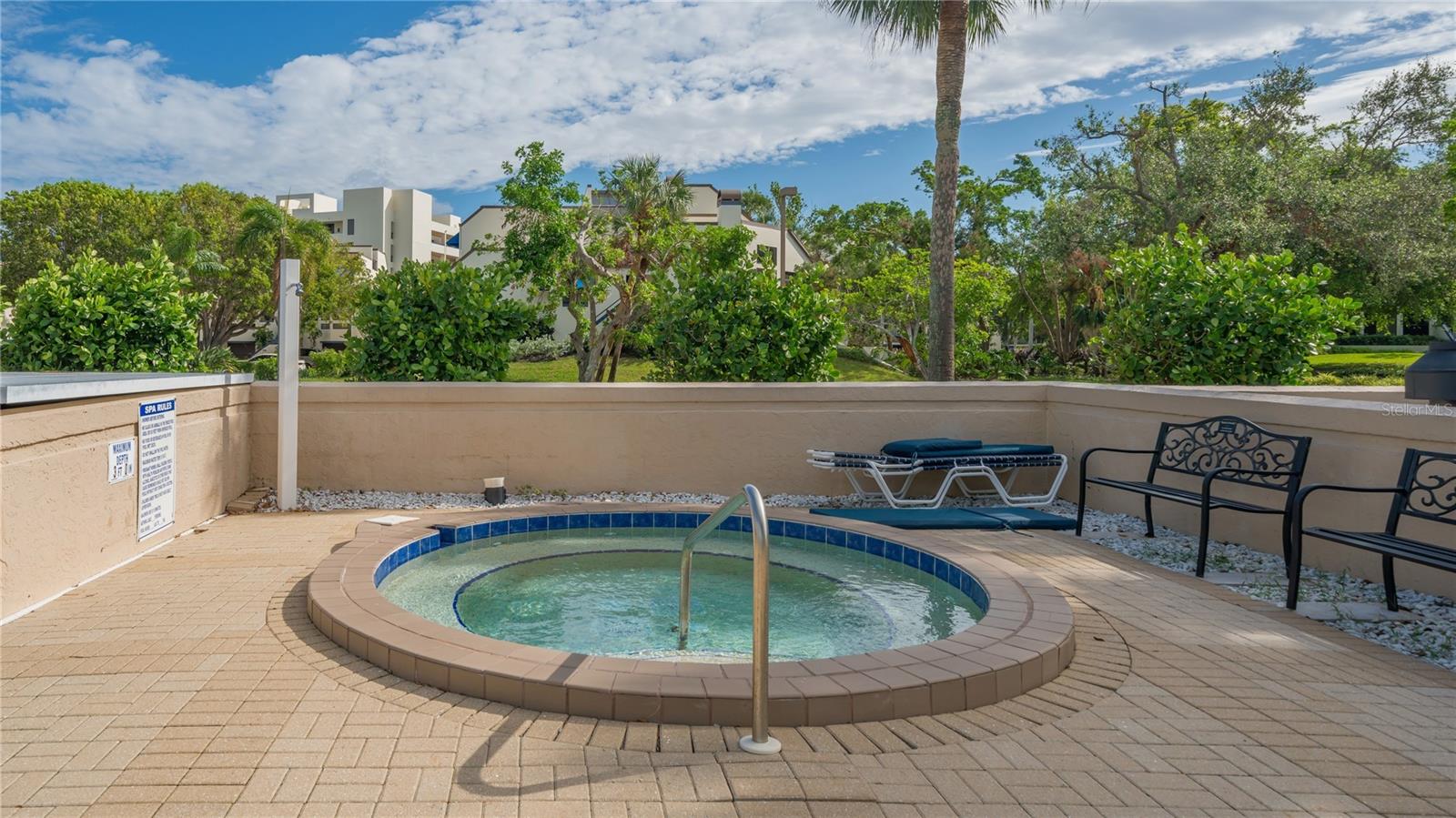 2013 HARBOUR LINKS DR #2013, LONGBOAT KEY, FL, 34228