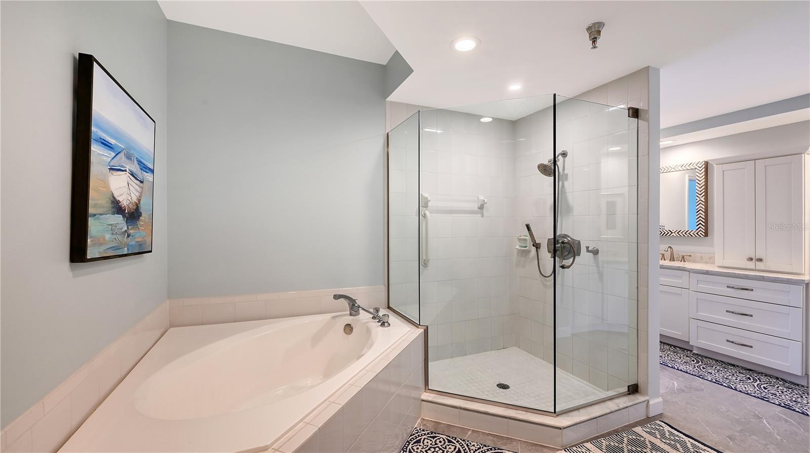 2013 HARBOUR LINKS DR #2013, LONGBOAT KEY, FL, 34228