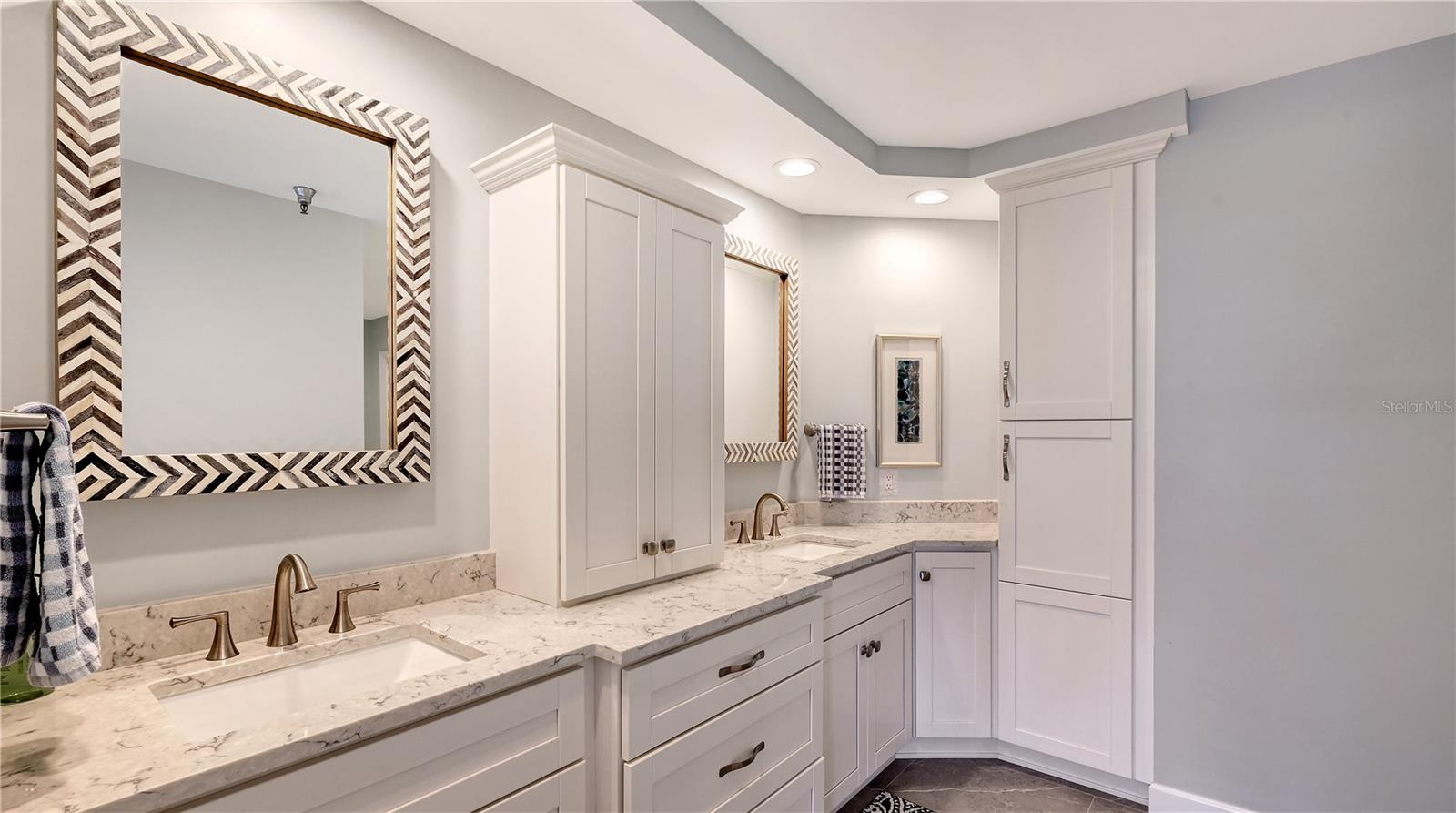 2013 HARBOUR LINKS DR #2013, LONGBOAT KEY, FL, 34228