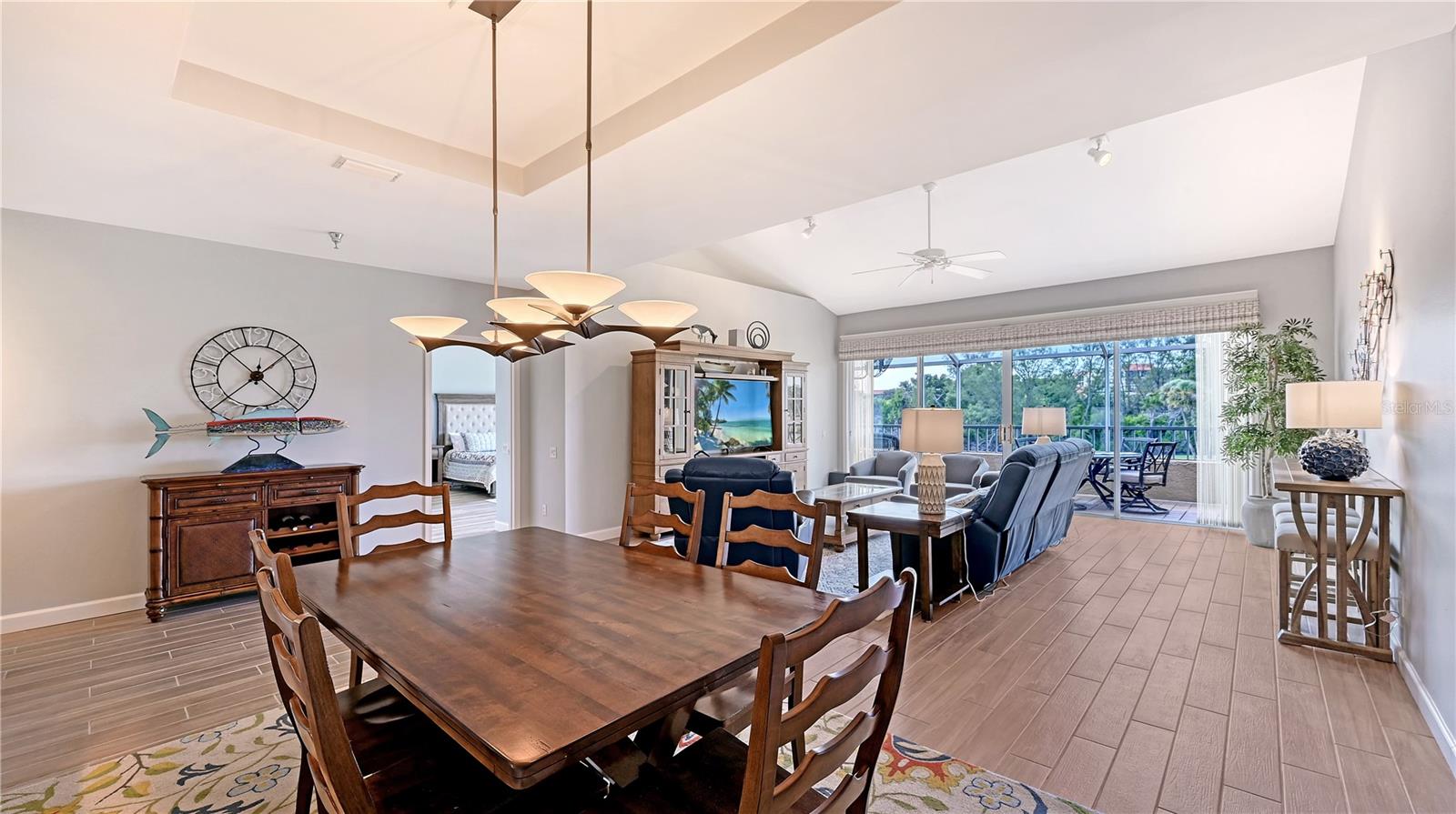 2013 HARBOUR LINKS DR #2013, LONGBOAT KEY, FL, 34228