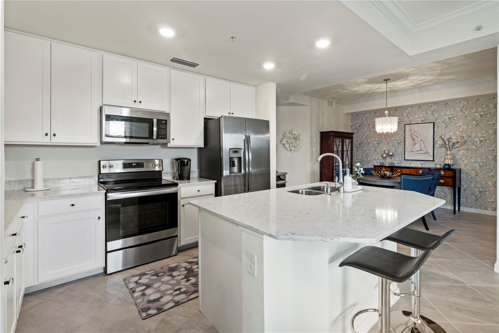 17724 GAWTHROP DR #208, BRADENTON, FL, 34211